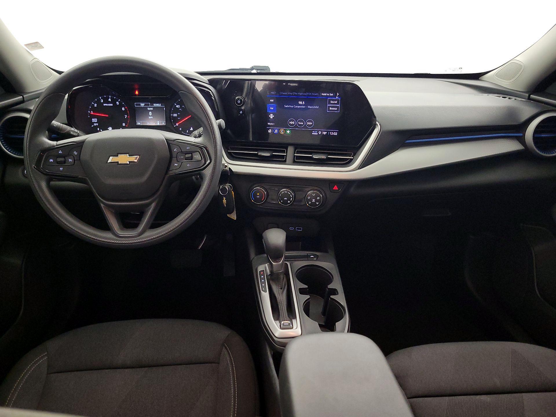 Thumbnail: 2024 Chevrolet Trax - 9