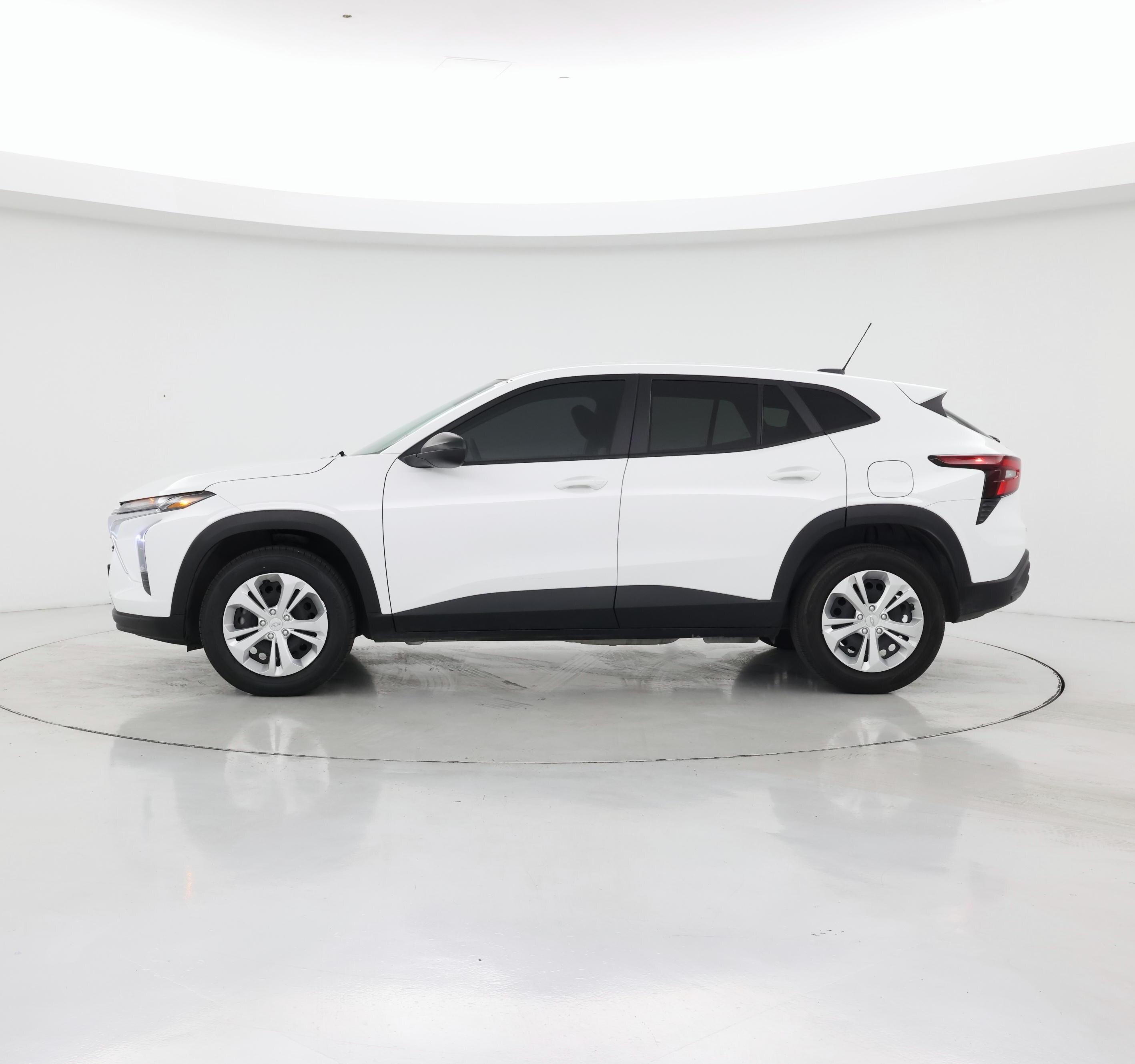 Thumbnail: 2024 Chevrolet Trax - 3