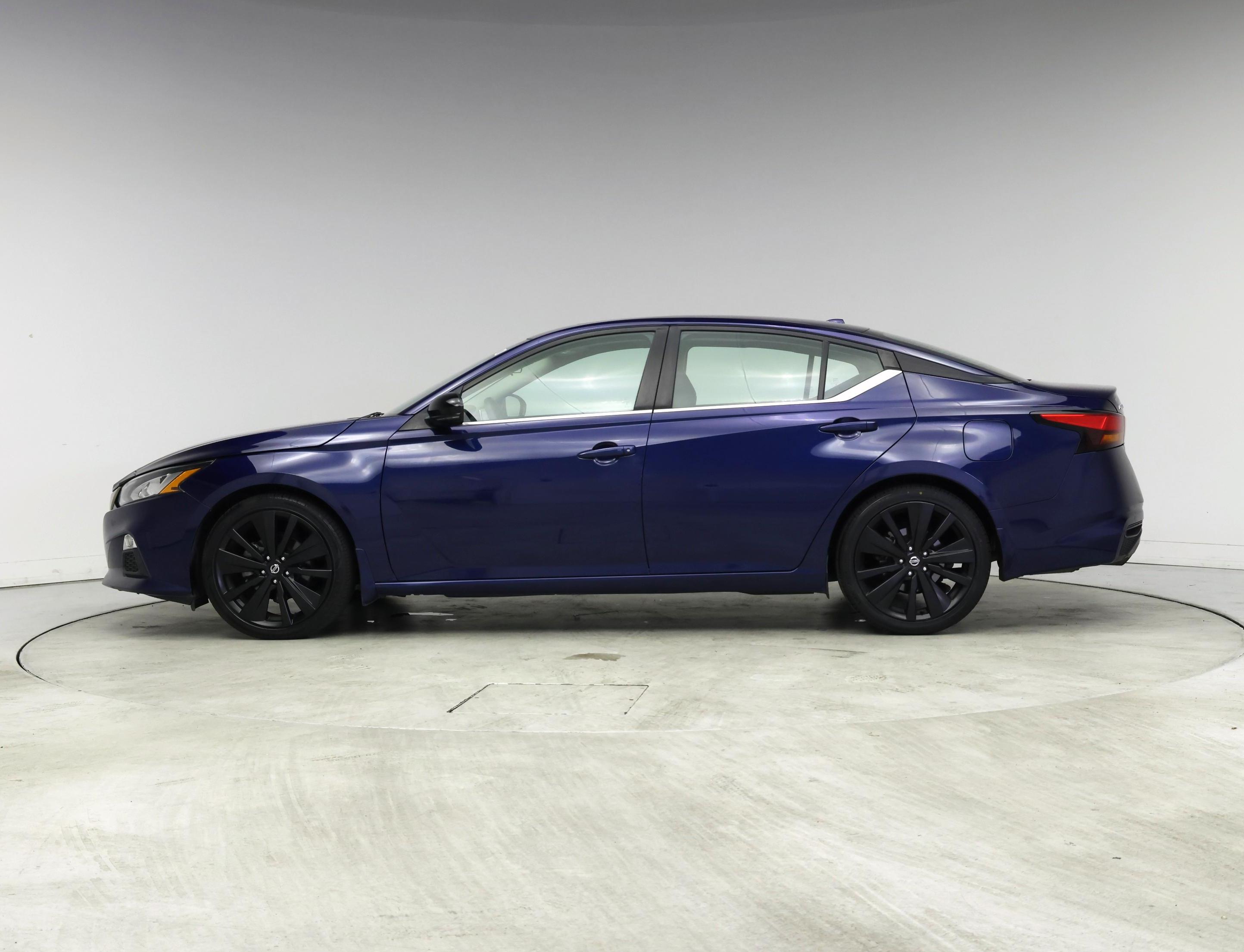 Thumbnail: 2021 Nissan Altima - 3