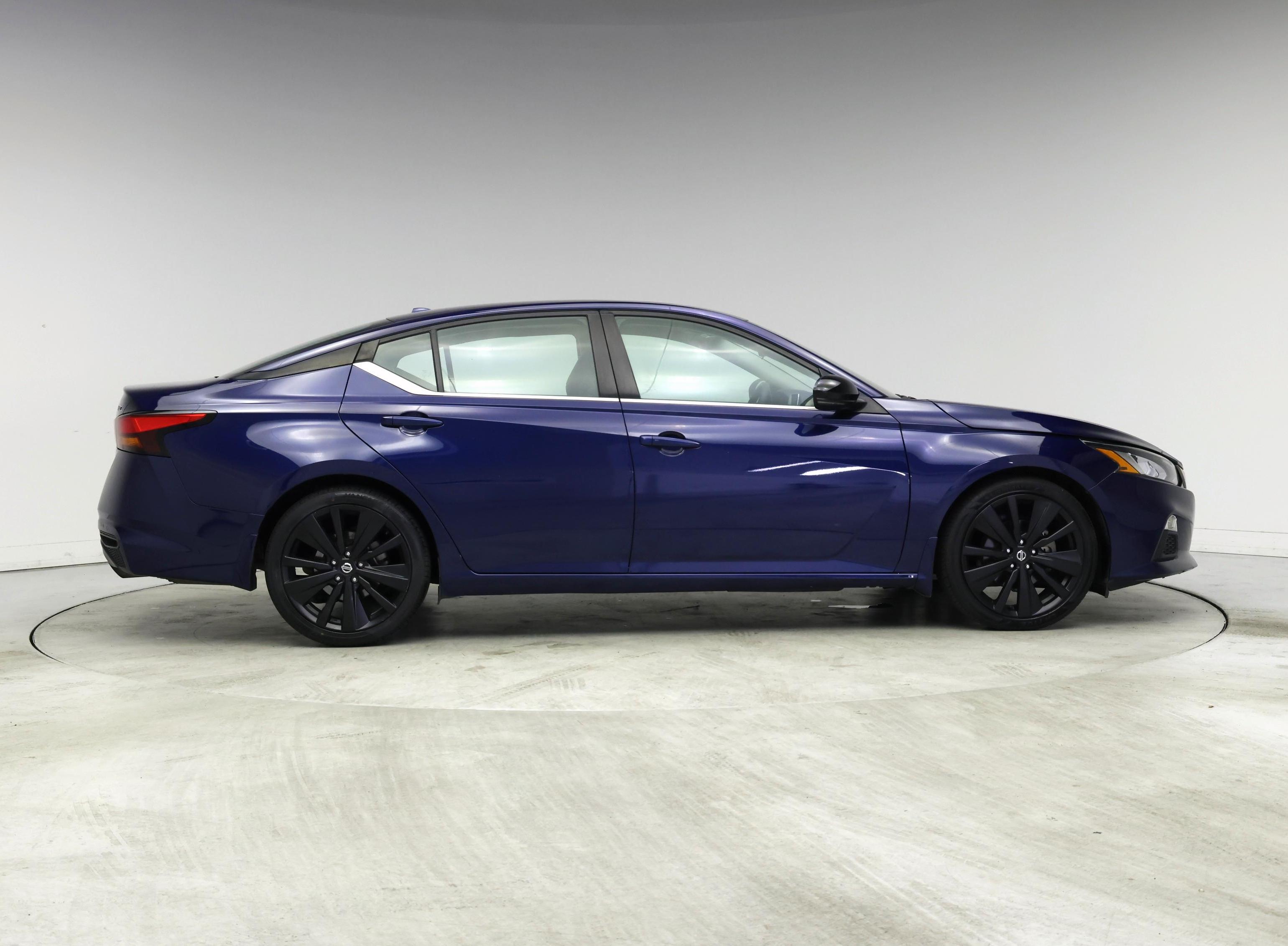 Thumbnail: 2021 Nissan Altima - 7