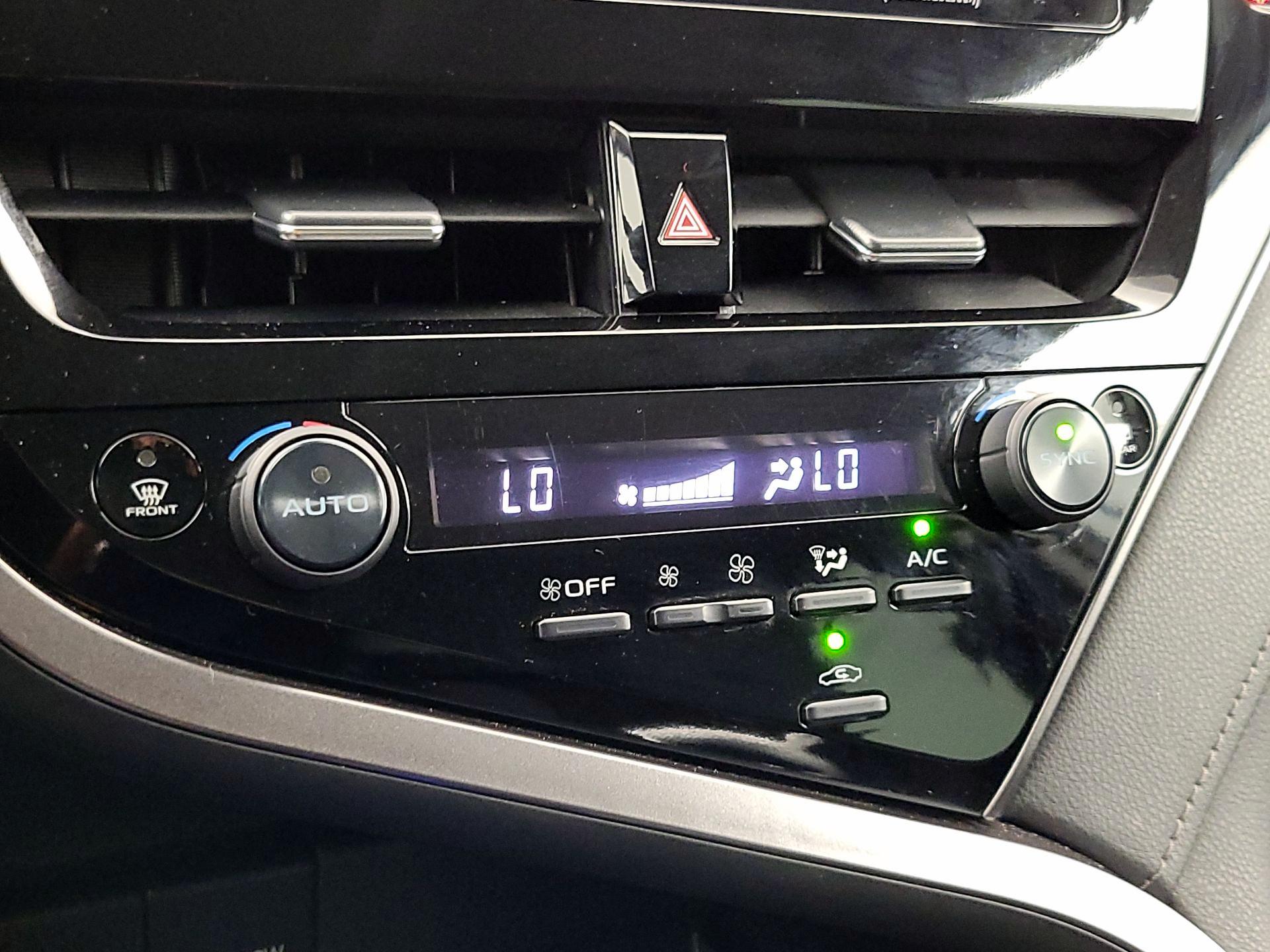 Thumbnail: 2022 Toyota Camry - 16