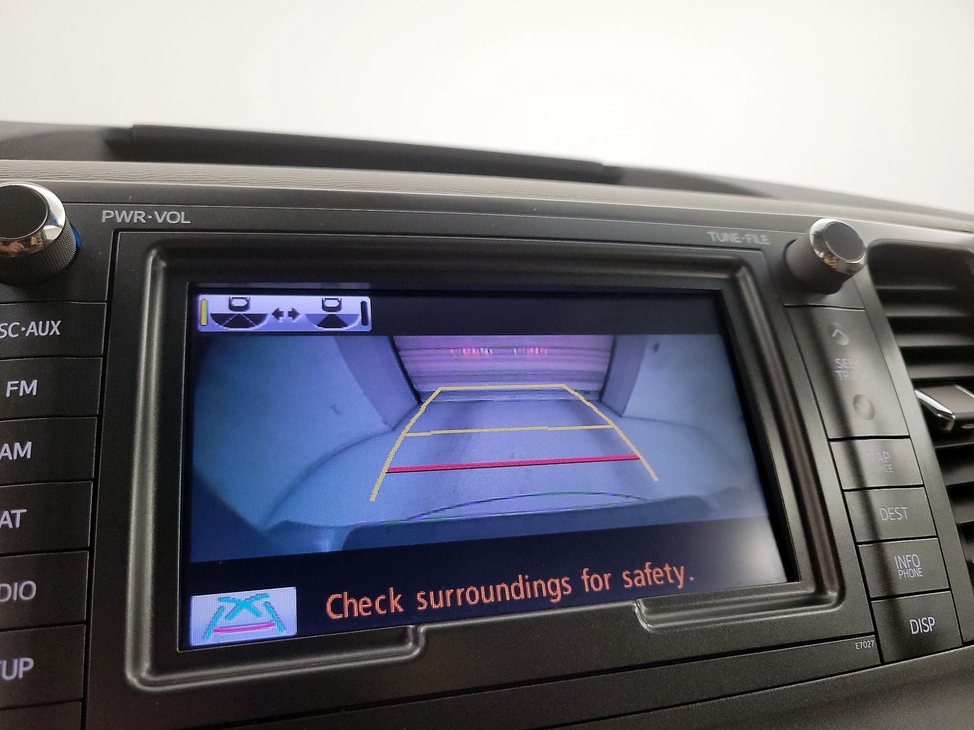 Thumbnail: 2013 Toyota Sienna - 15