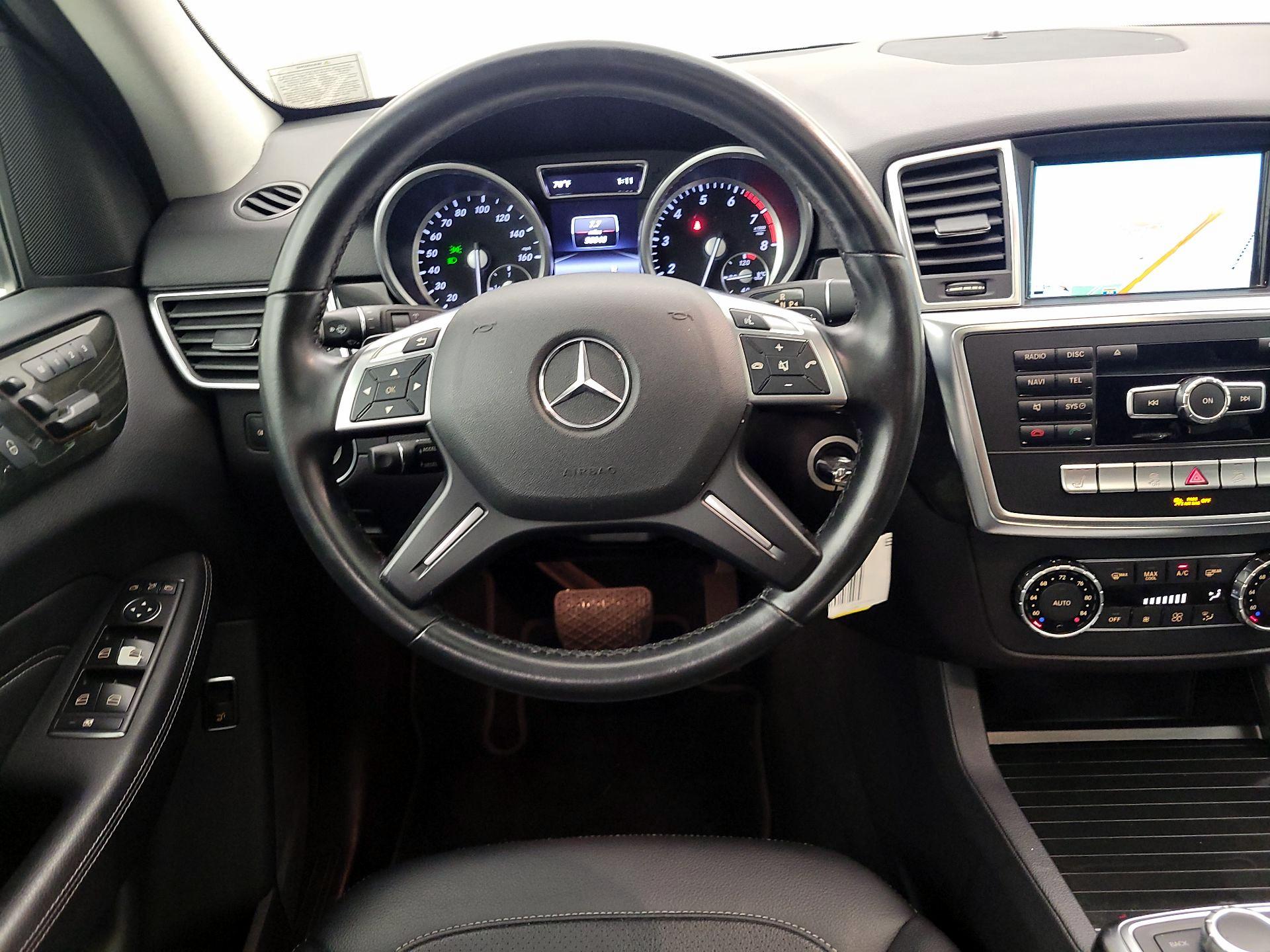 Thumbnail: 2015 Mercedes-Benz M-Class - 10