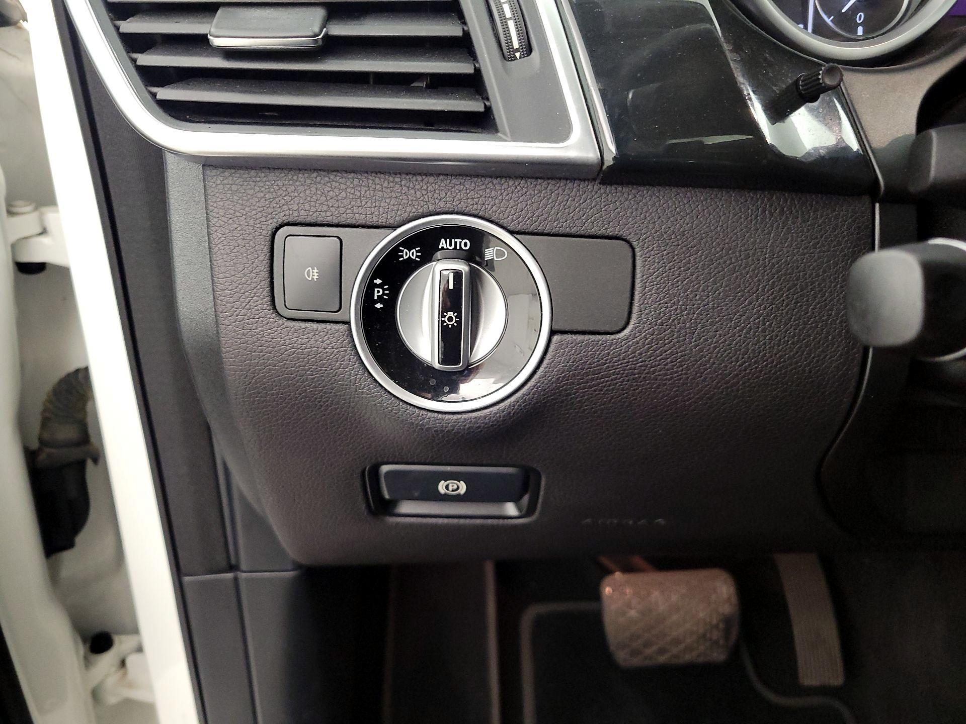 Thumbnail: 2015 Mercedes-Benz M-Class - 13