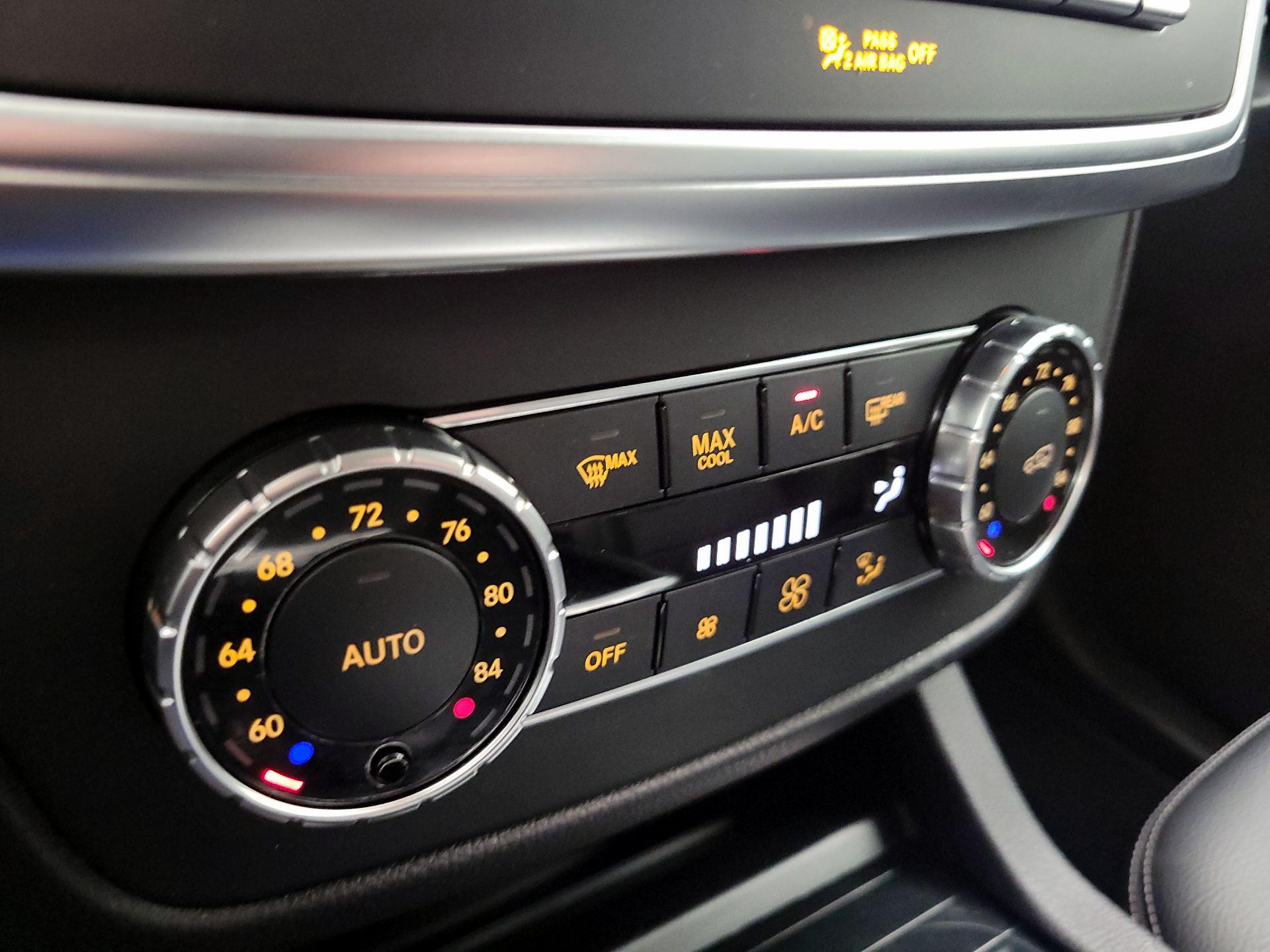 Thumbnail: 2015 Mercedes-Benz M-Class - 17