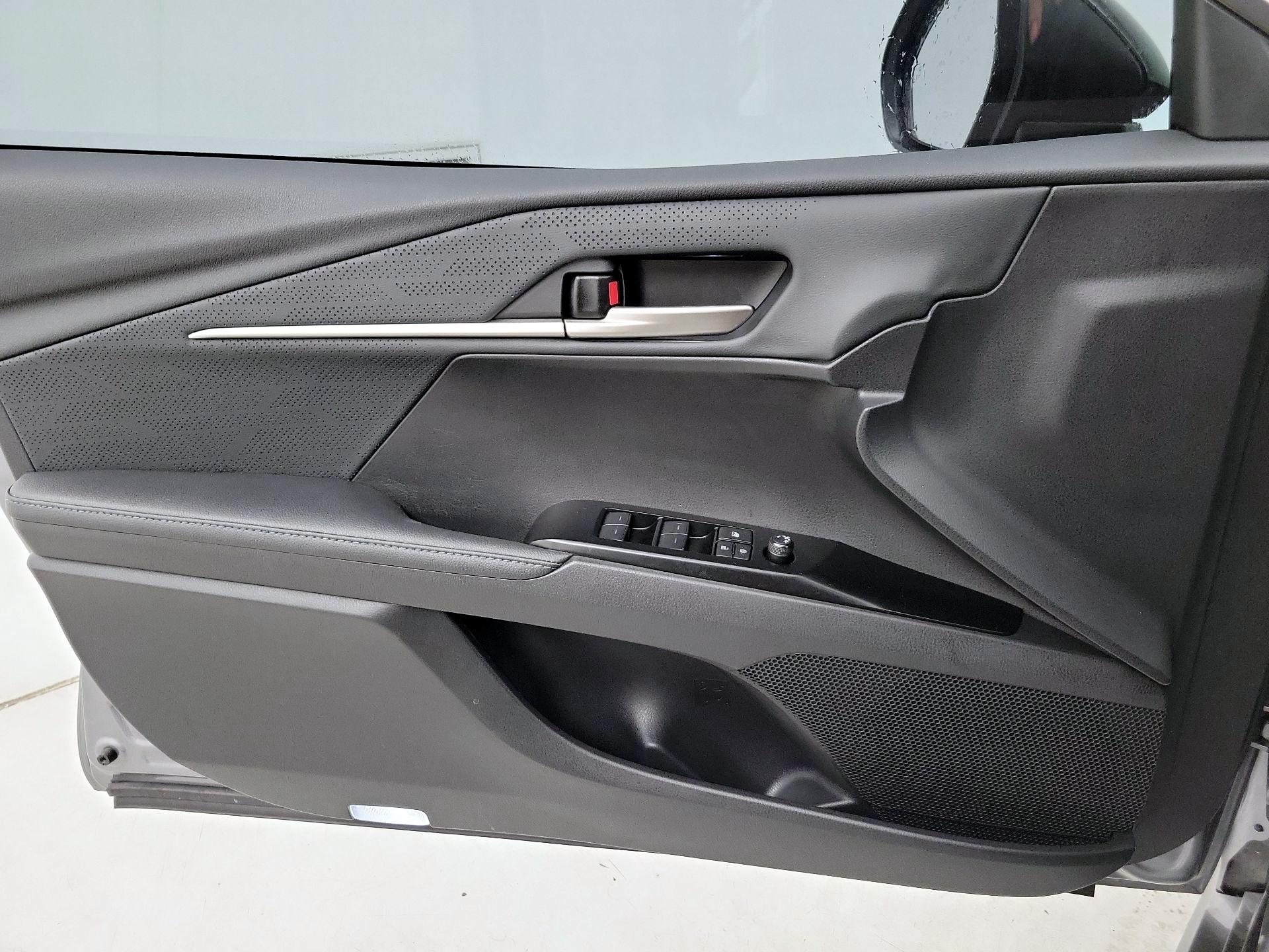 Thumbnail: 2025 Toyota Camry - 12