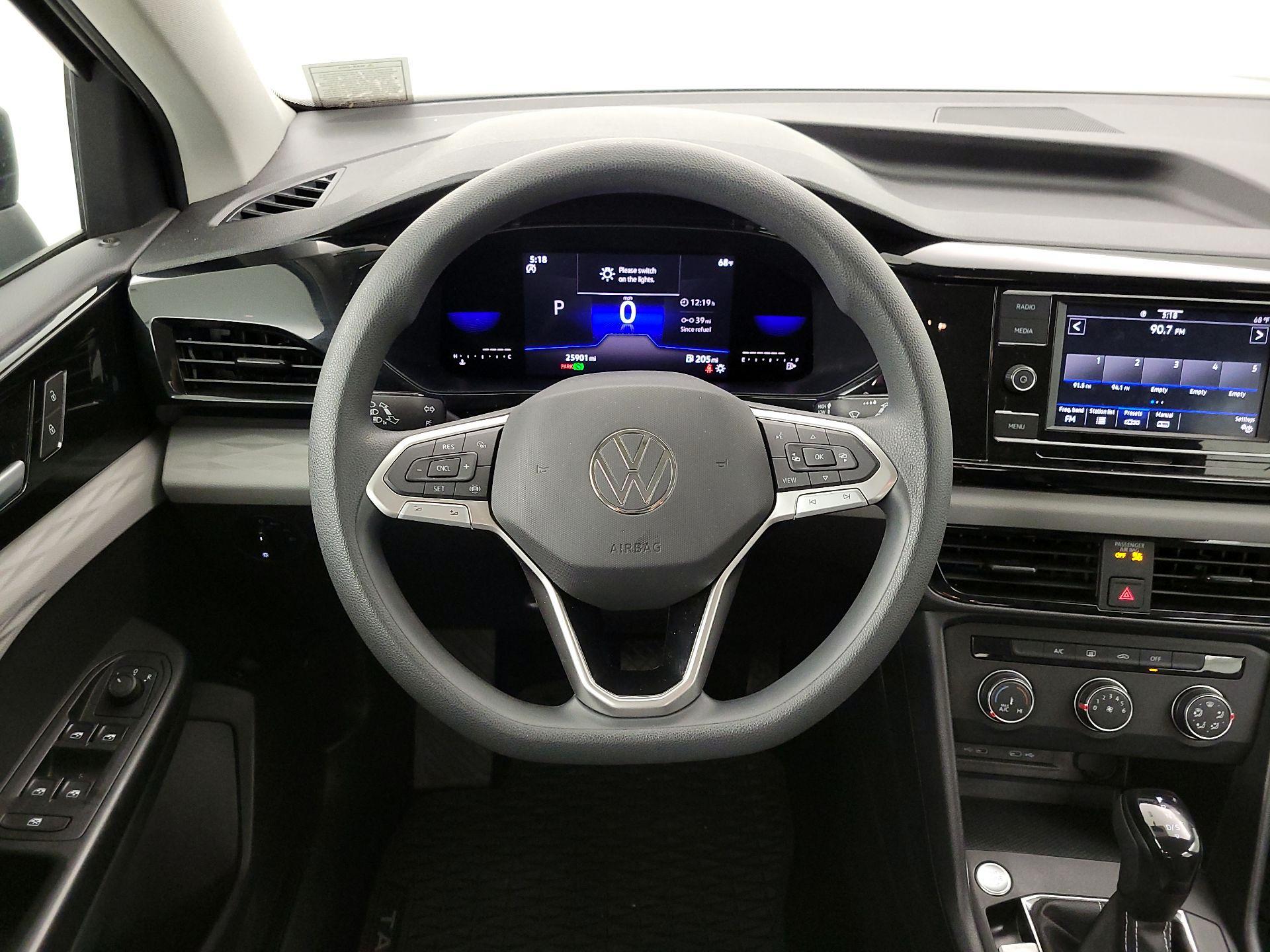 Thumbnail: 2022 Volkswagen Taos - 10
