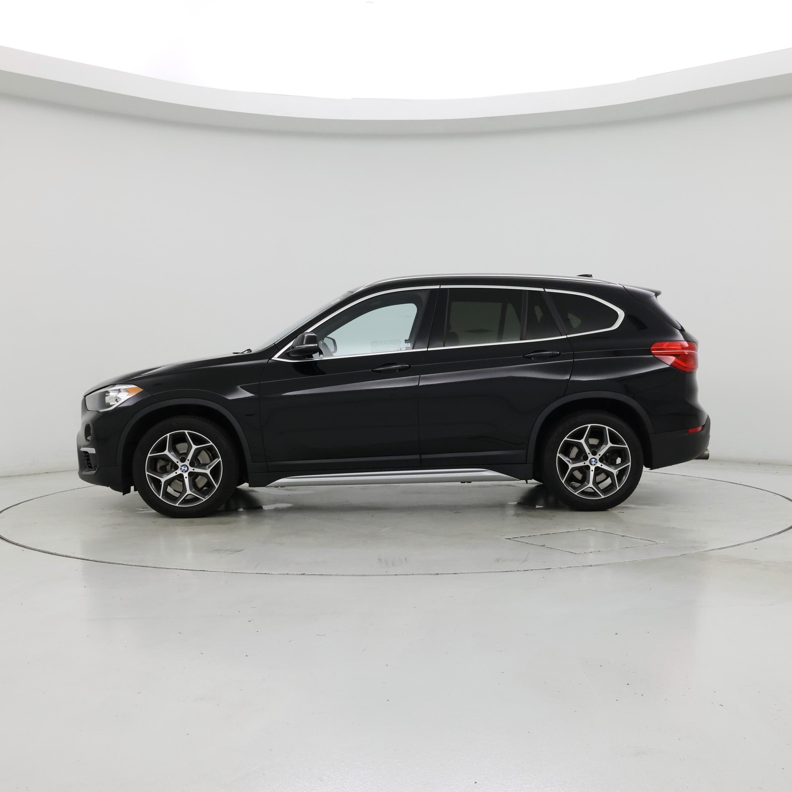 Thumbnail: 2019 BMW X1 - 3