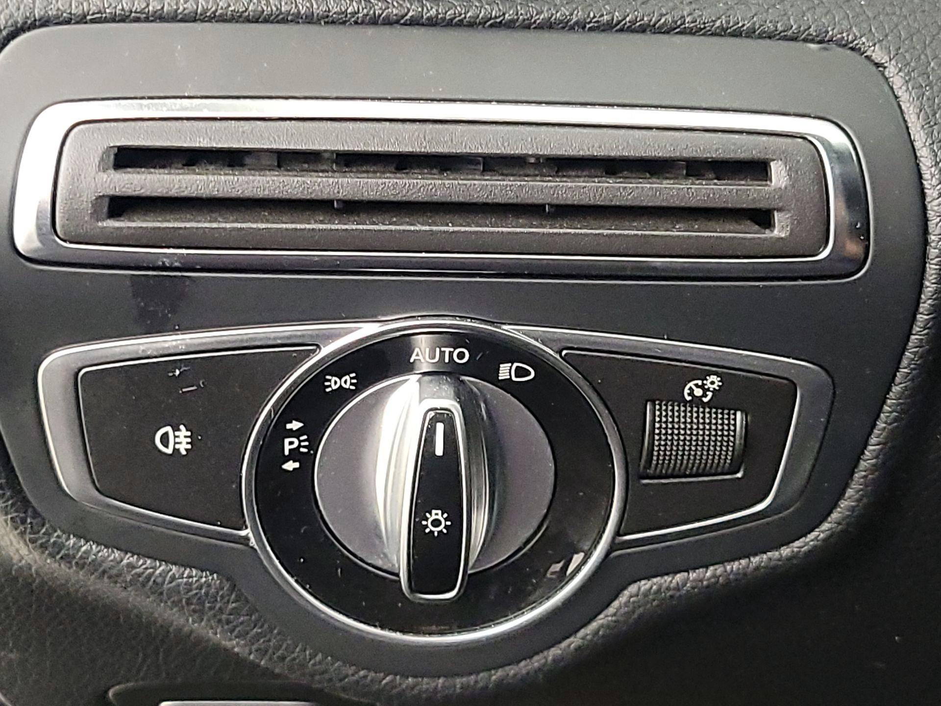 Thumbnail: 2015 Mercedes-Benz C-Class - 13