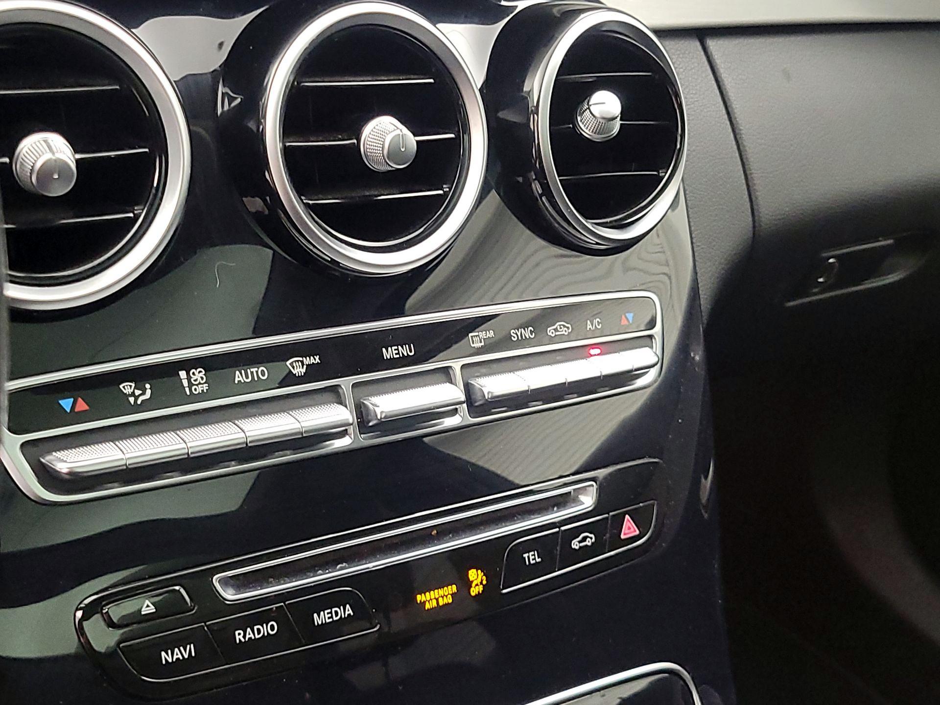 Thumbnail: 2015 Mercedes-Benz C-Class - 17