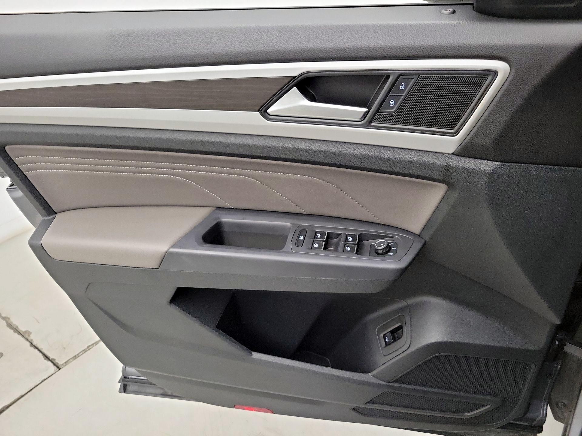 Thumbnail: 2021 Volkswagen Atlas - 12