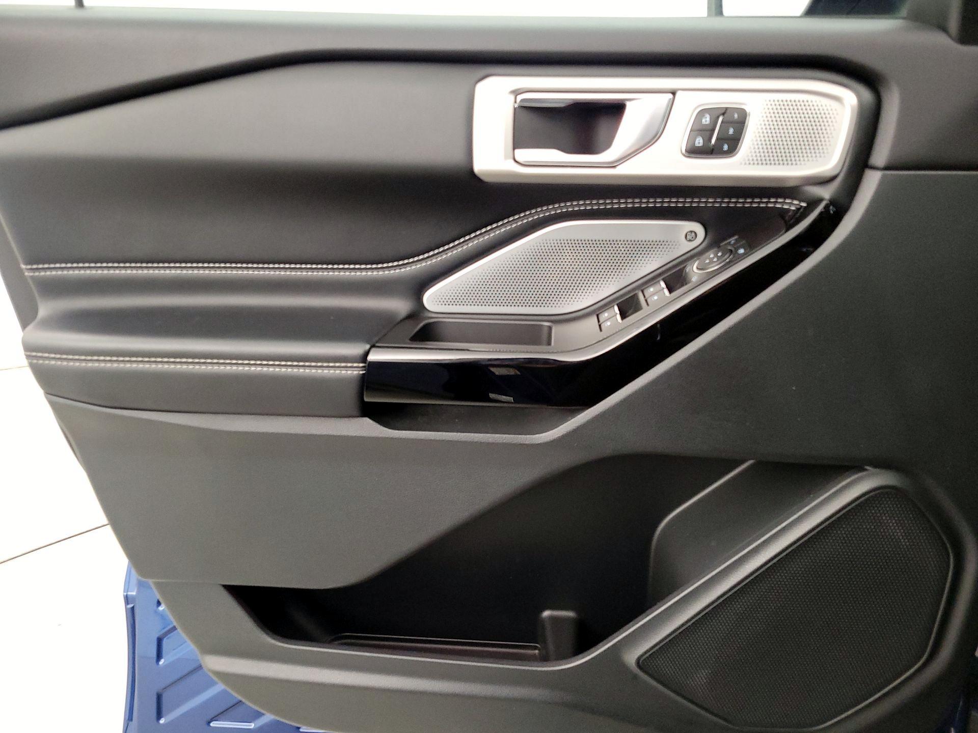 Thumbnail: 2021 Ford Explorer - 12