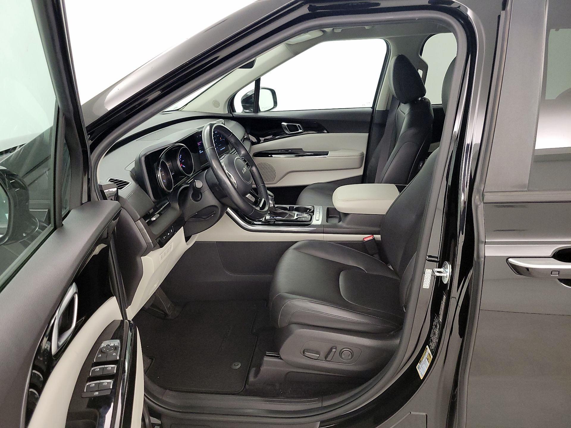 Thumbnail: 2022 Kia Carnival - 11
