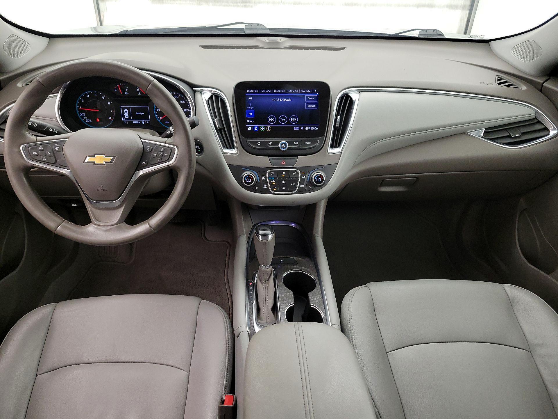 Thumbnail: 2019 Chevrolet Malibu - 9
