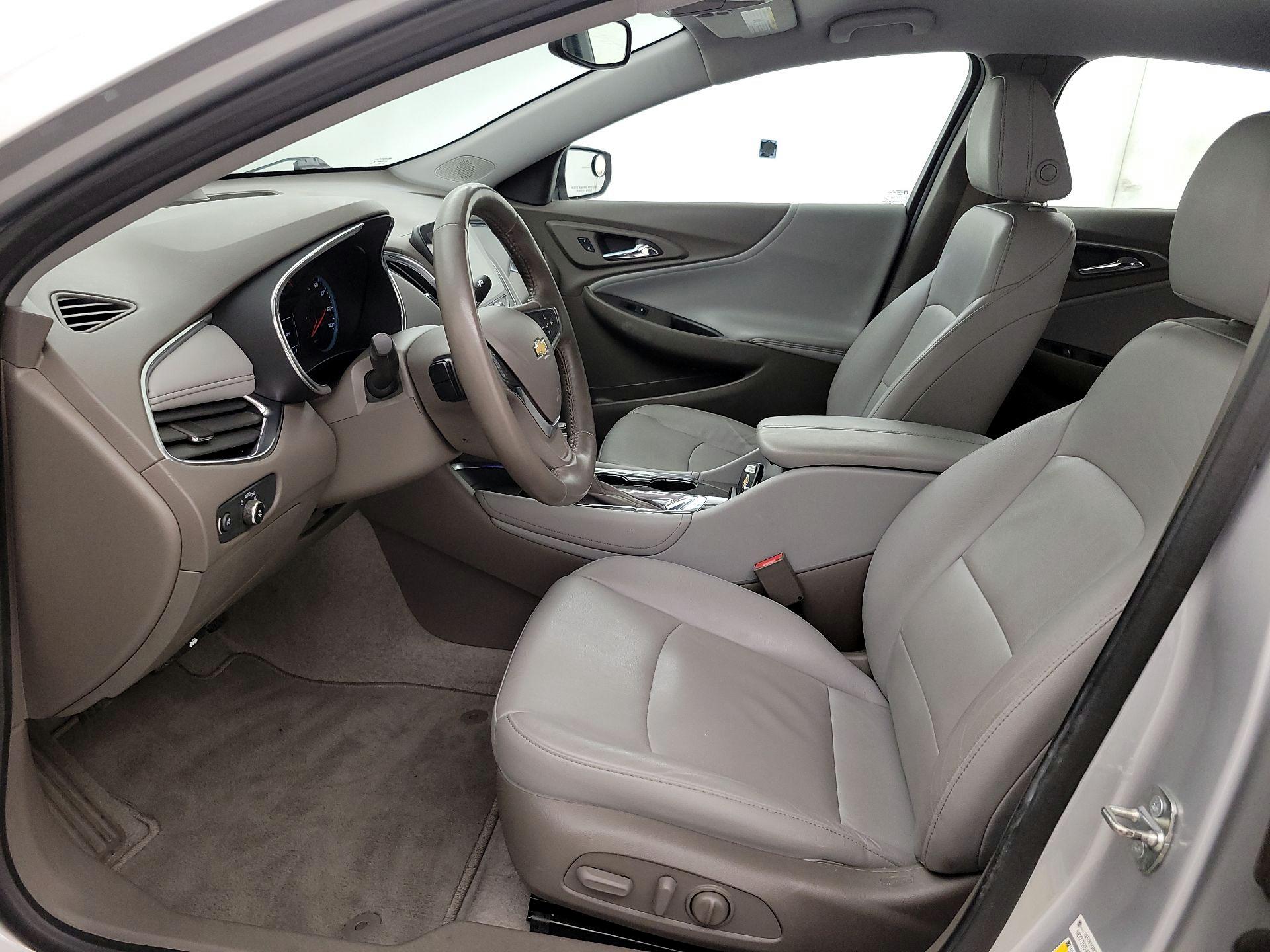 Thumbnail: 2019 Chevrolet Malibu - 11
