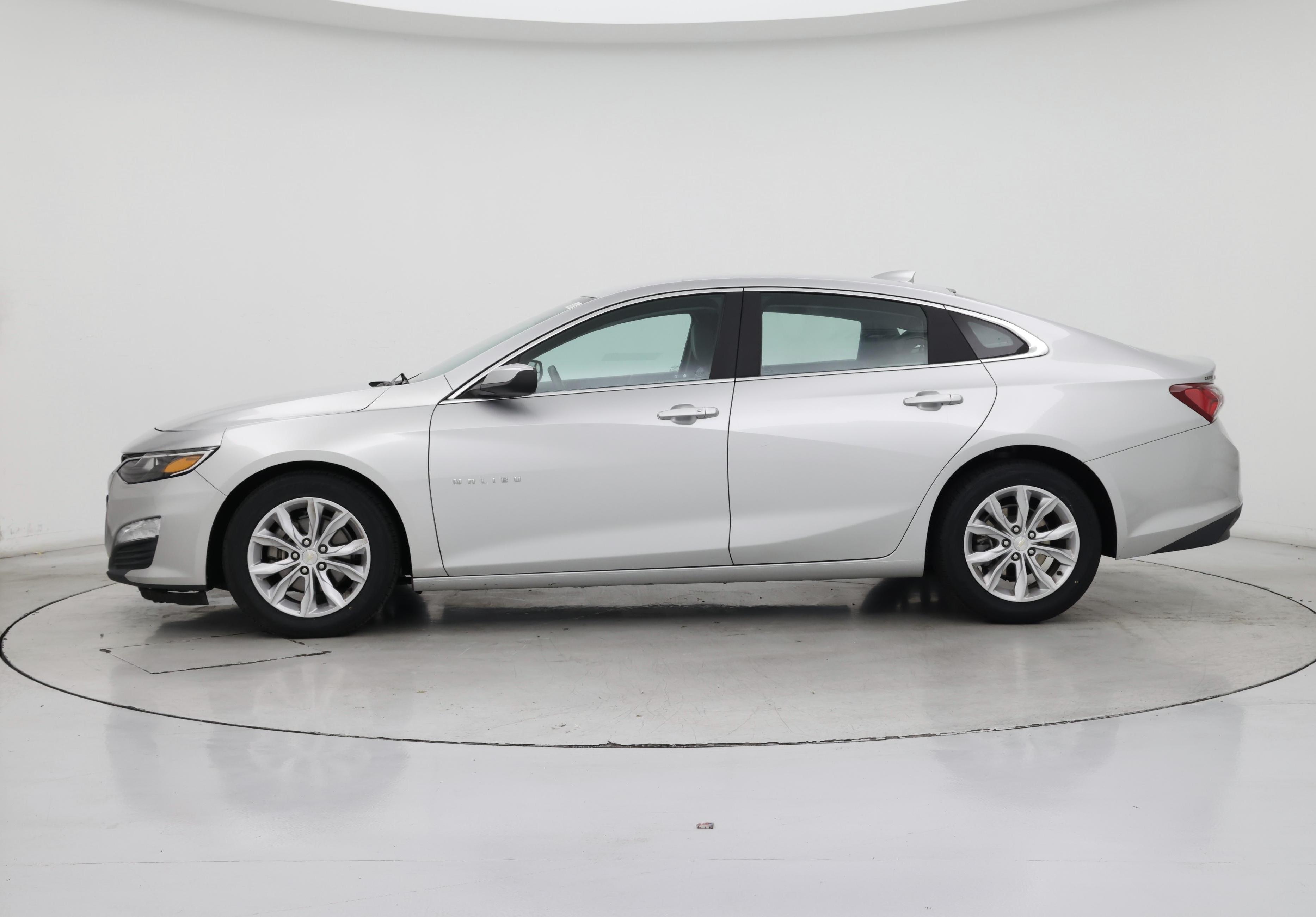 Thumbnail: 2019 Chevrolet Malibu - 3