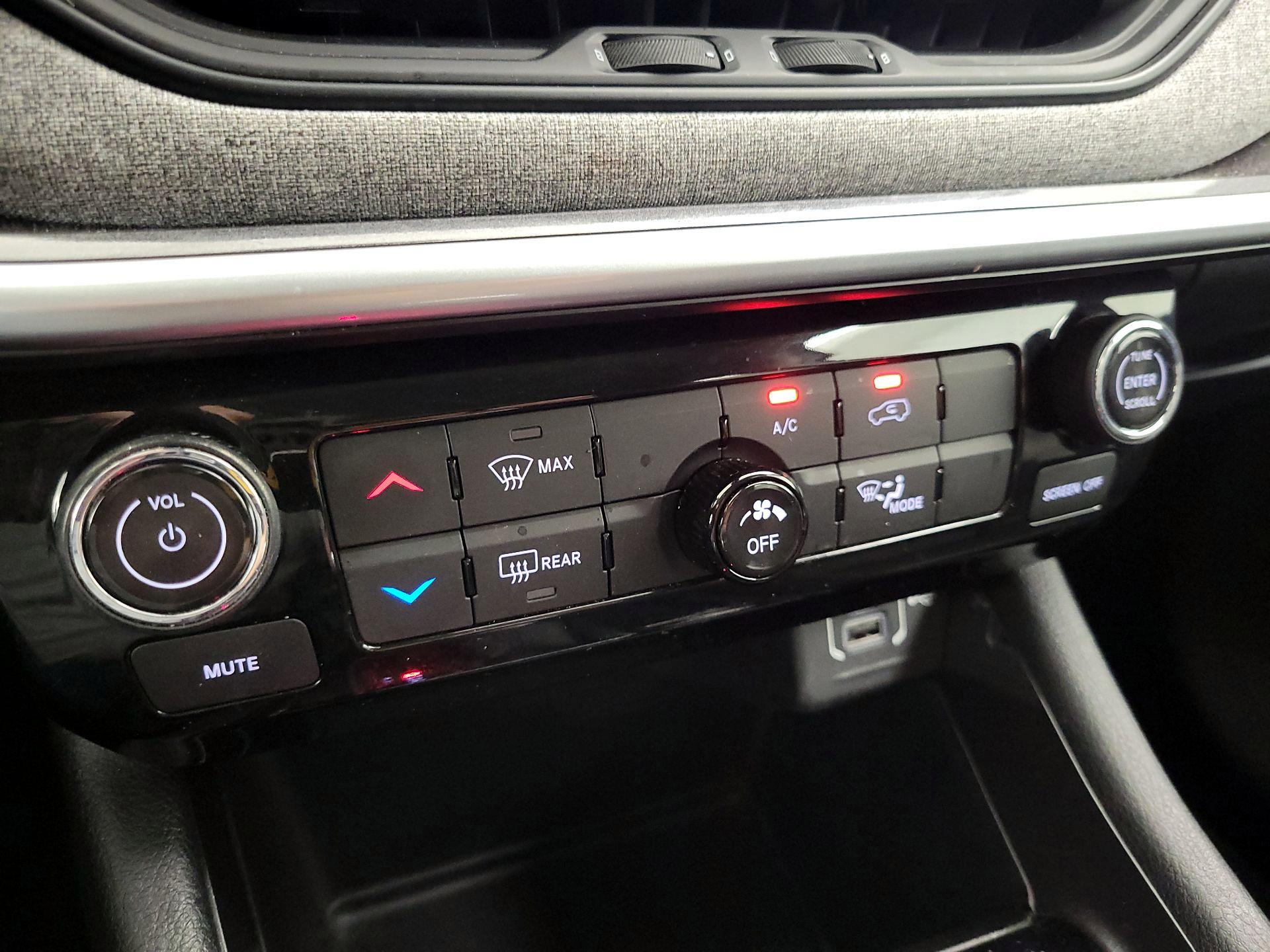Thumbnail: 2022 Jeep Compass - 16