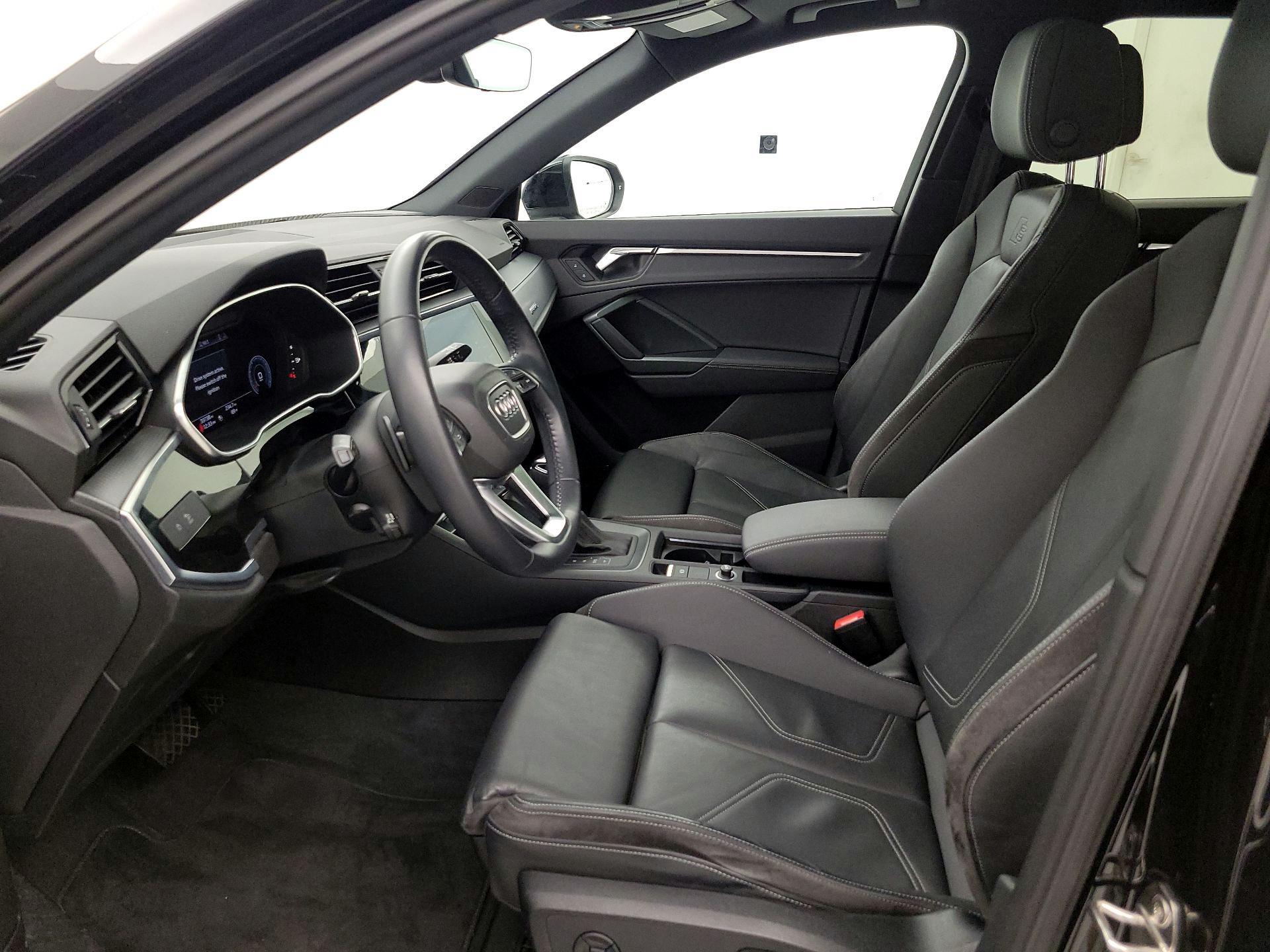 Thumbnail: 2020 Audi Q3 - 11