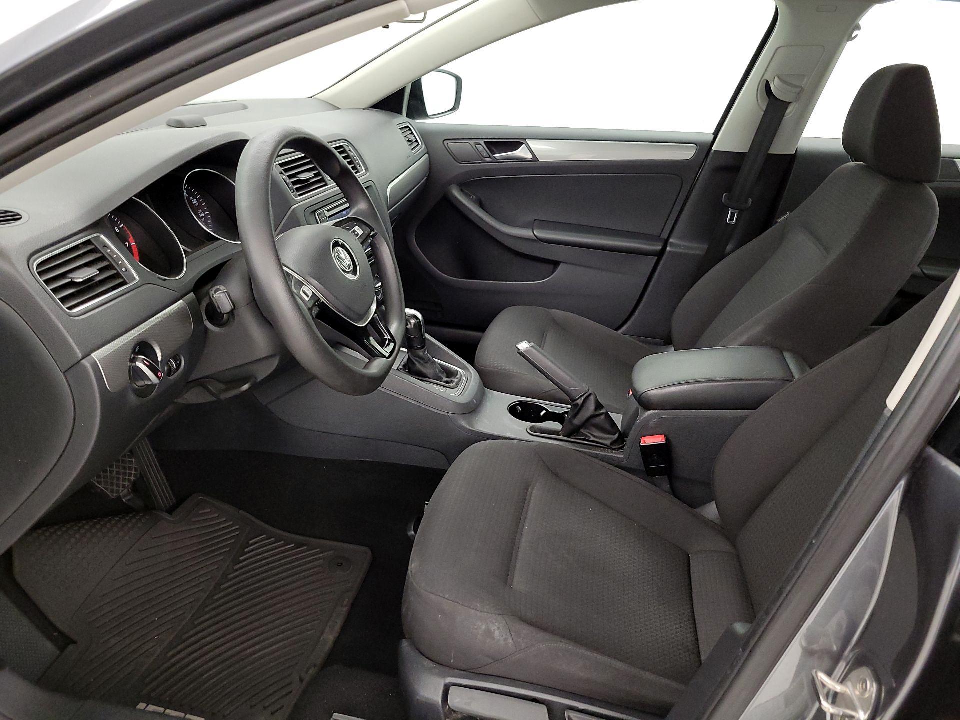 Thumbnail: 2016 Volkswagen Jetta - 11