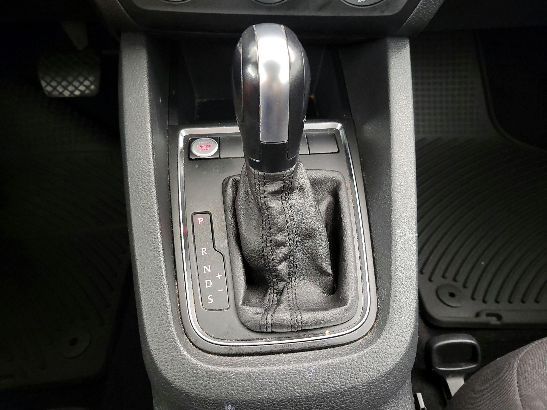 Thumbnail: 2016 Volkswagen Jetta - 17