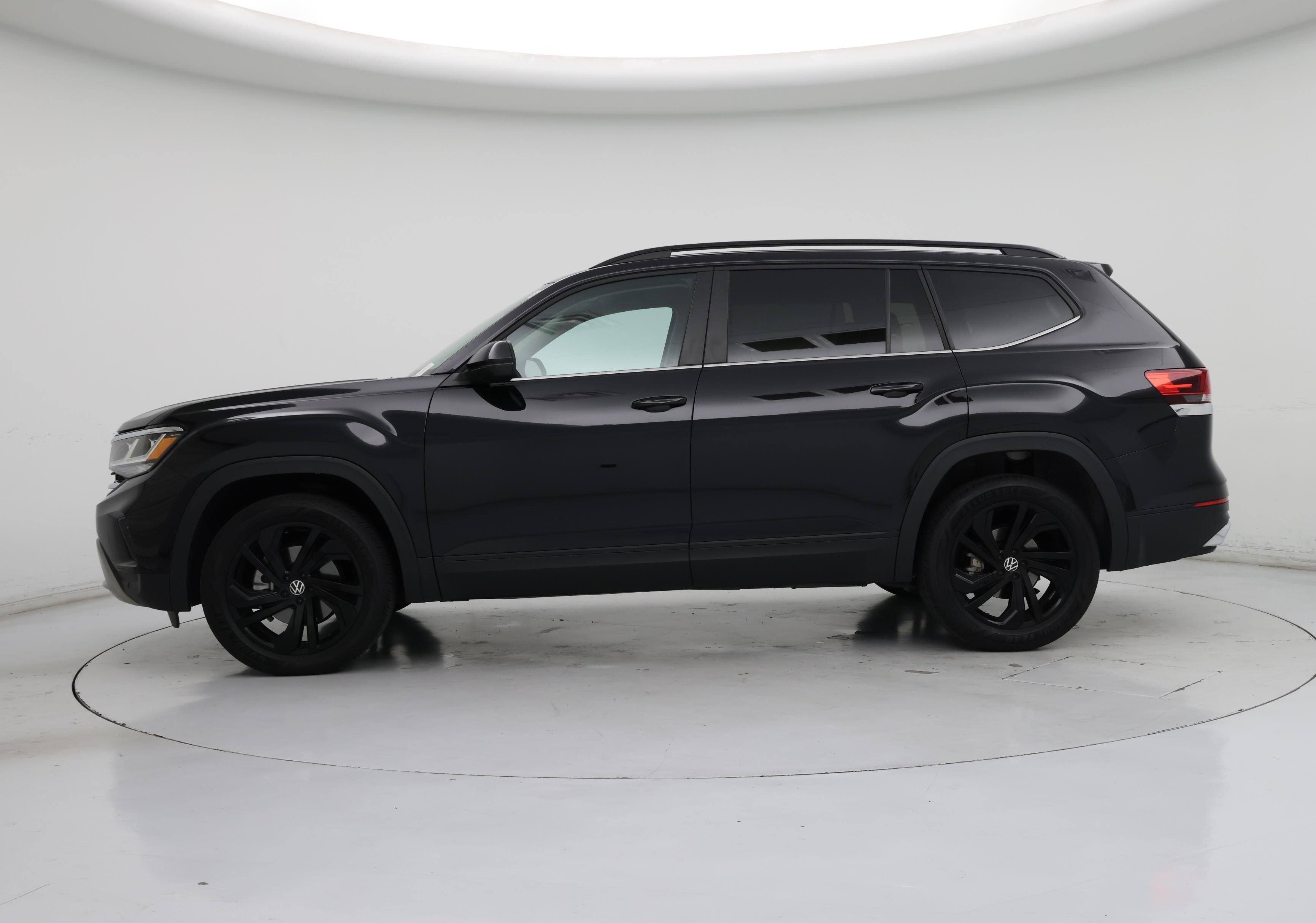 Thumbnail: 2023 Volkswagen Atlas - 3