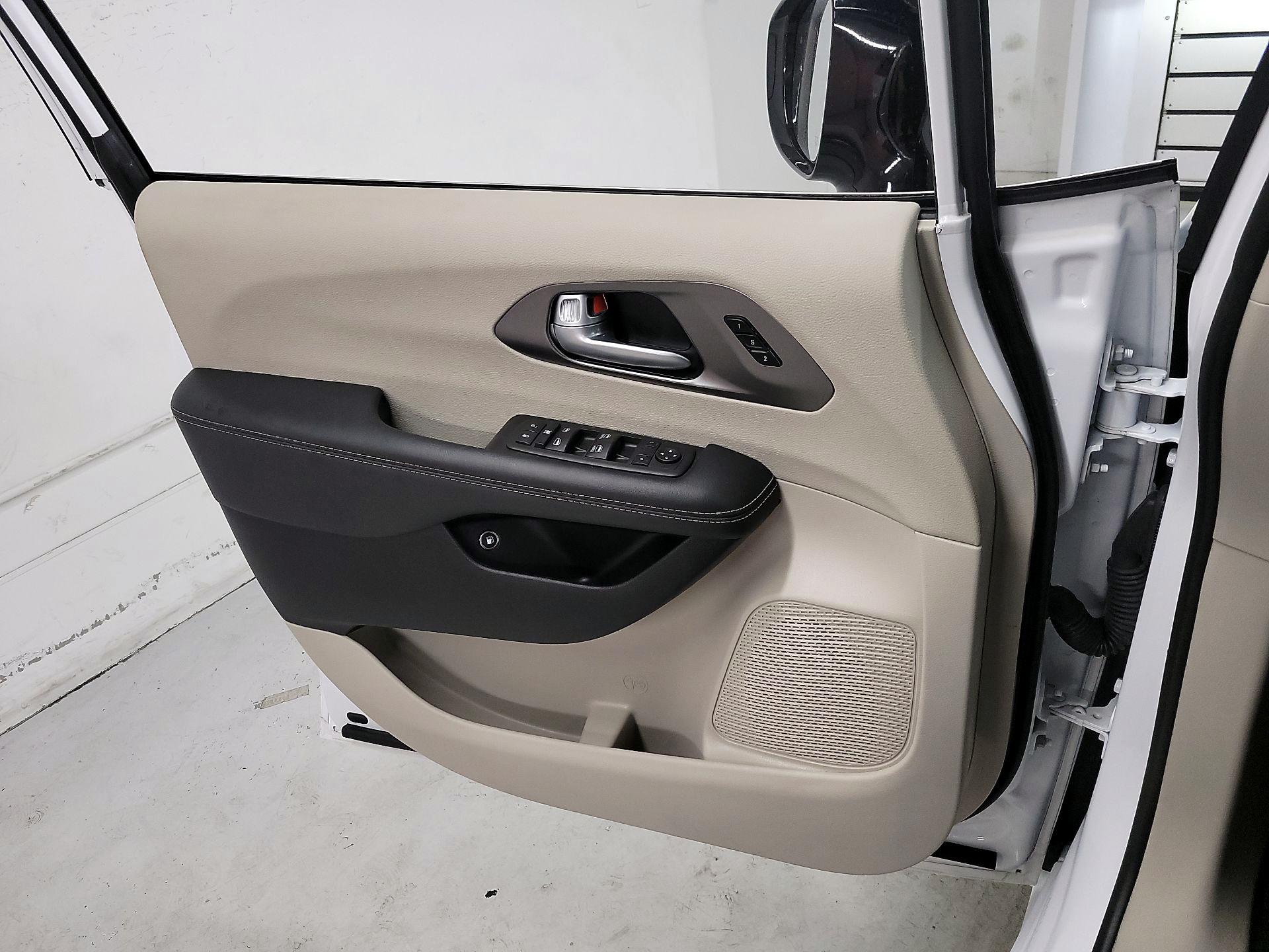Thumbnail: 2024 Chrysler Pacifica - 12