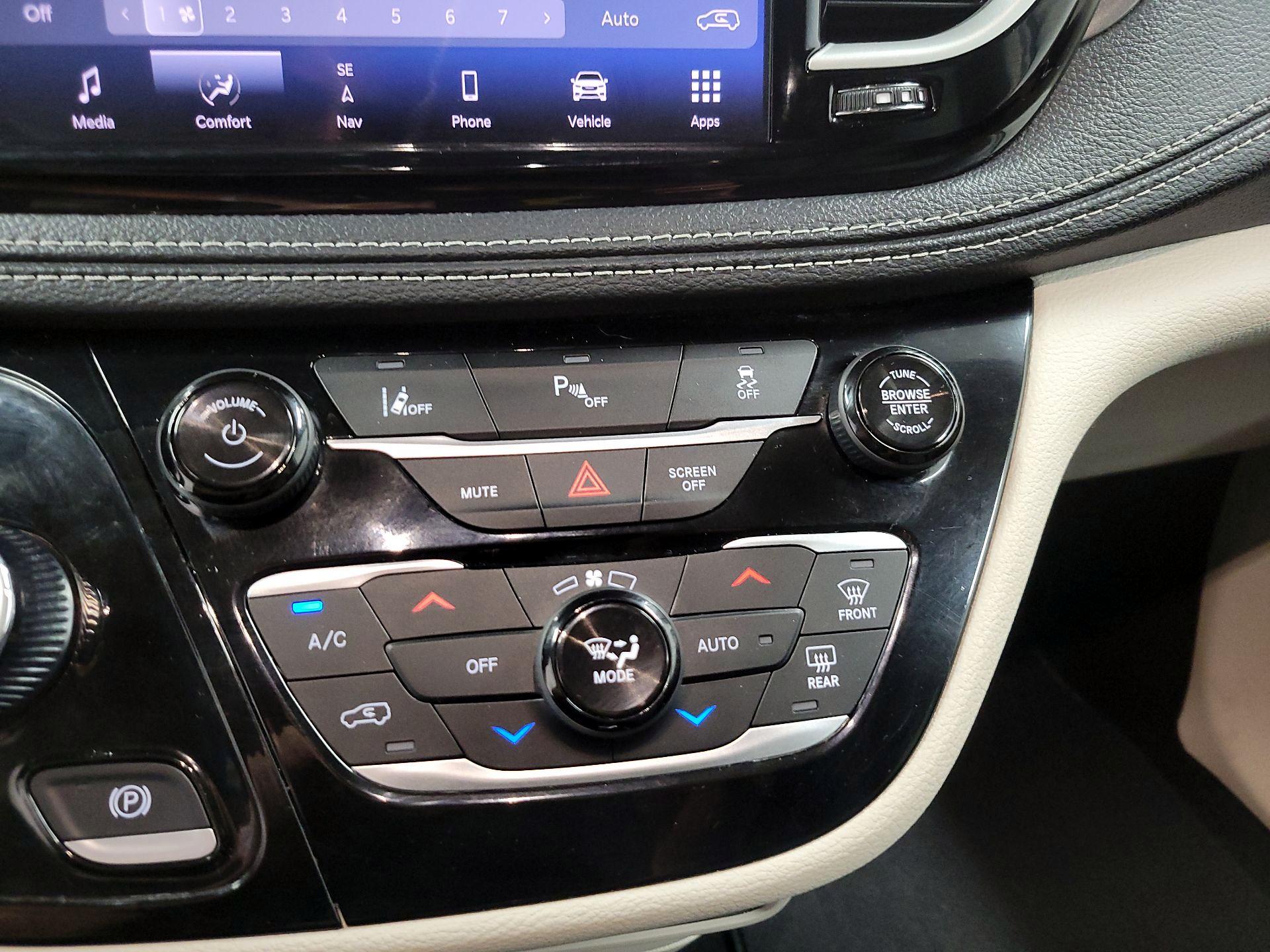 Thumbnail: 2024 Chrysler Pacifica - 15