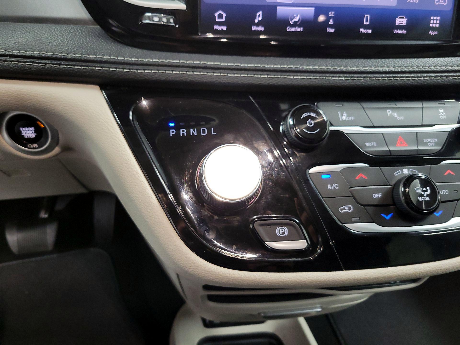 Thumbnail: 2024 Chrysler Pacifica - 16