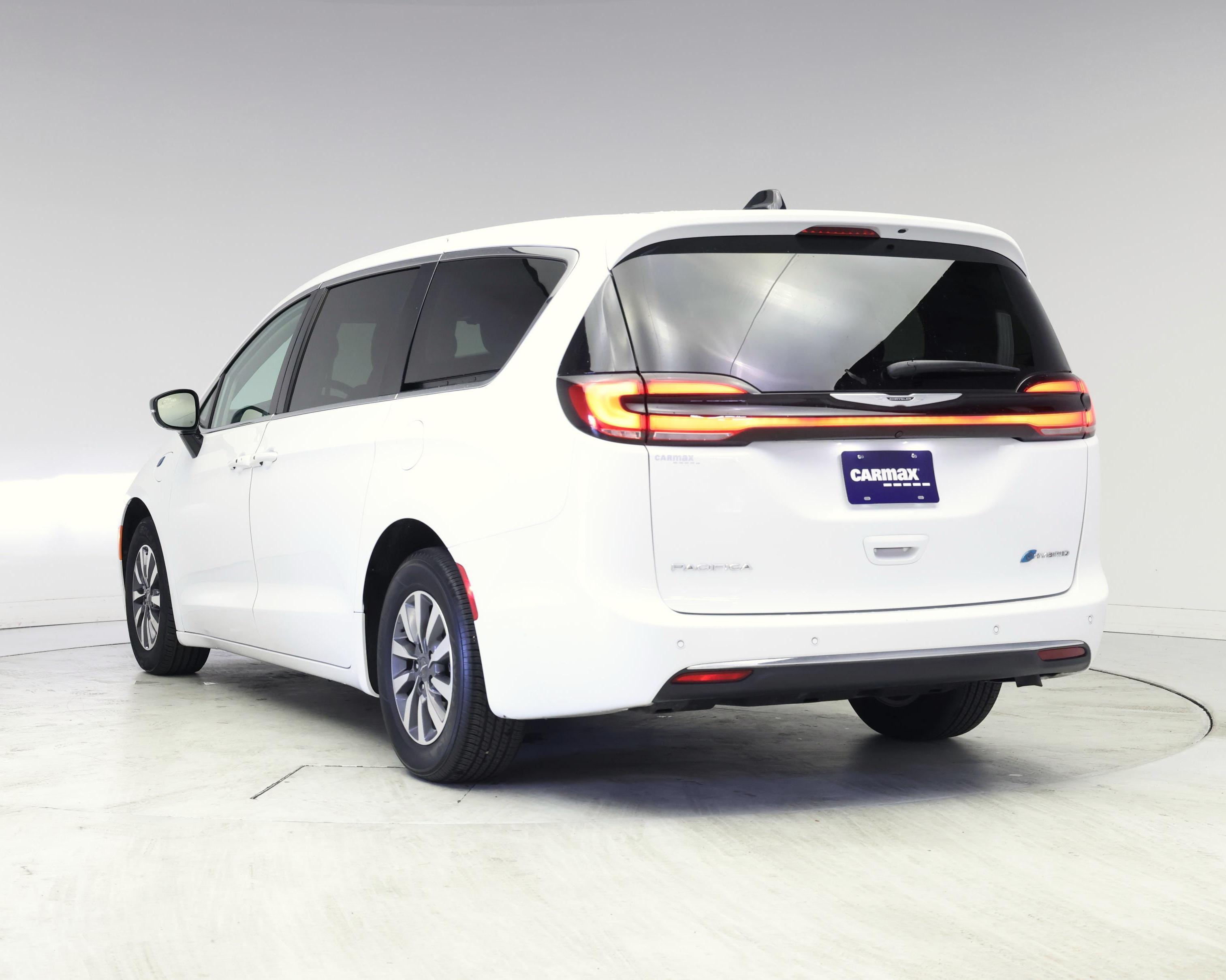 Thumbnail: 2024 Chrysler Pacifica - 2