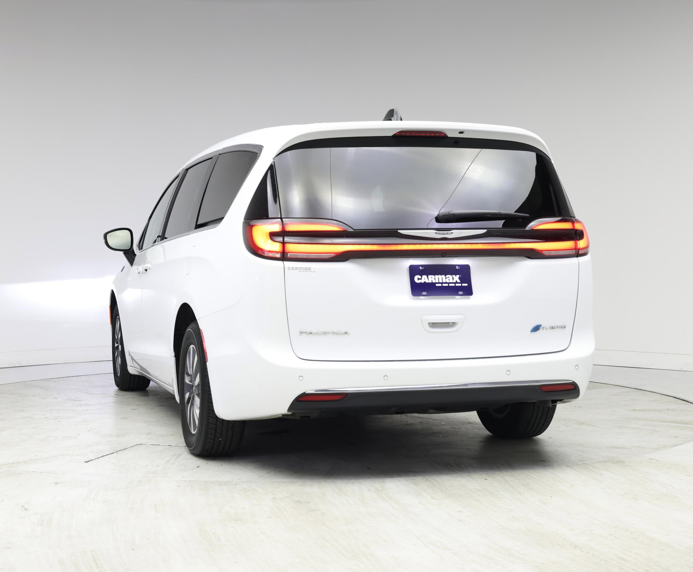 Thumbnail: 2024 Chrysler Pacifica - 6