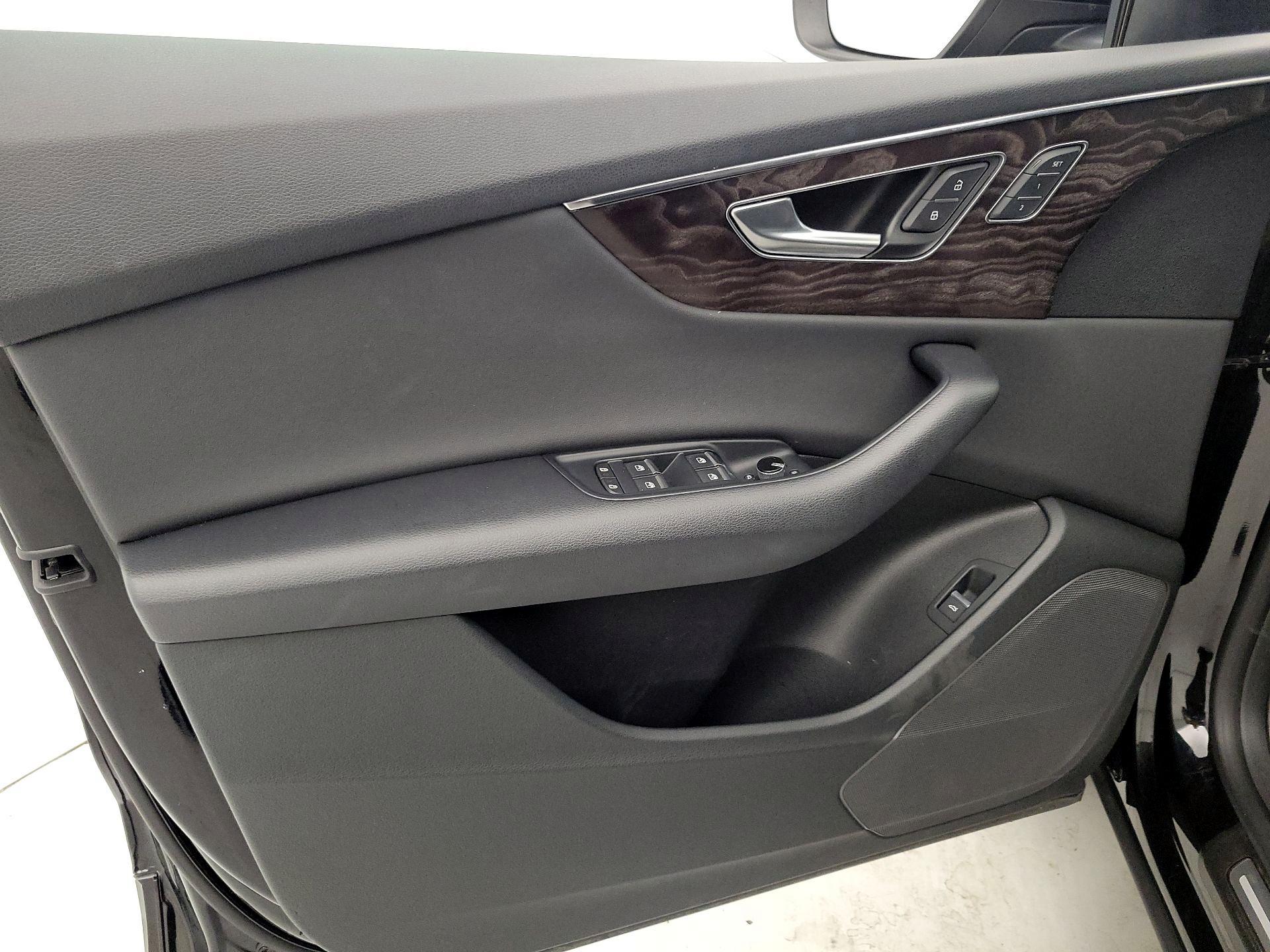 Thumbnail: 2019 Audi Q8 - 12