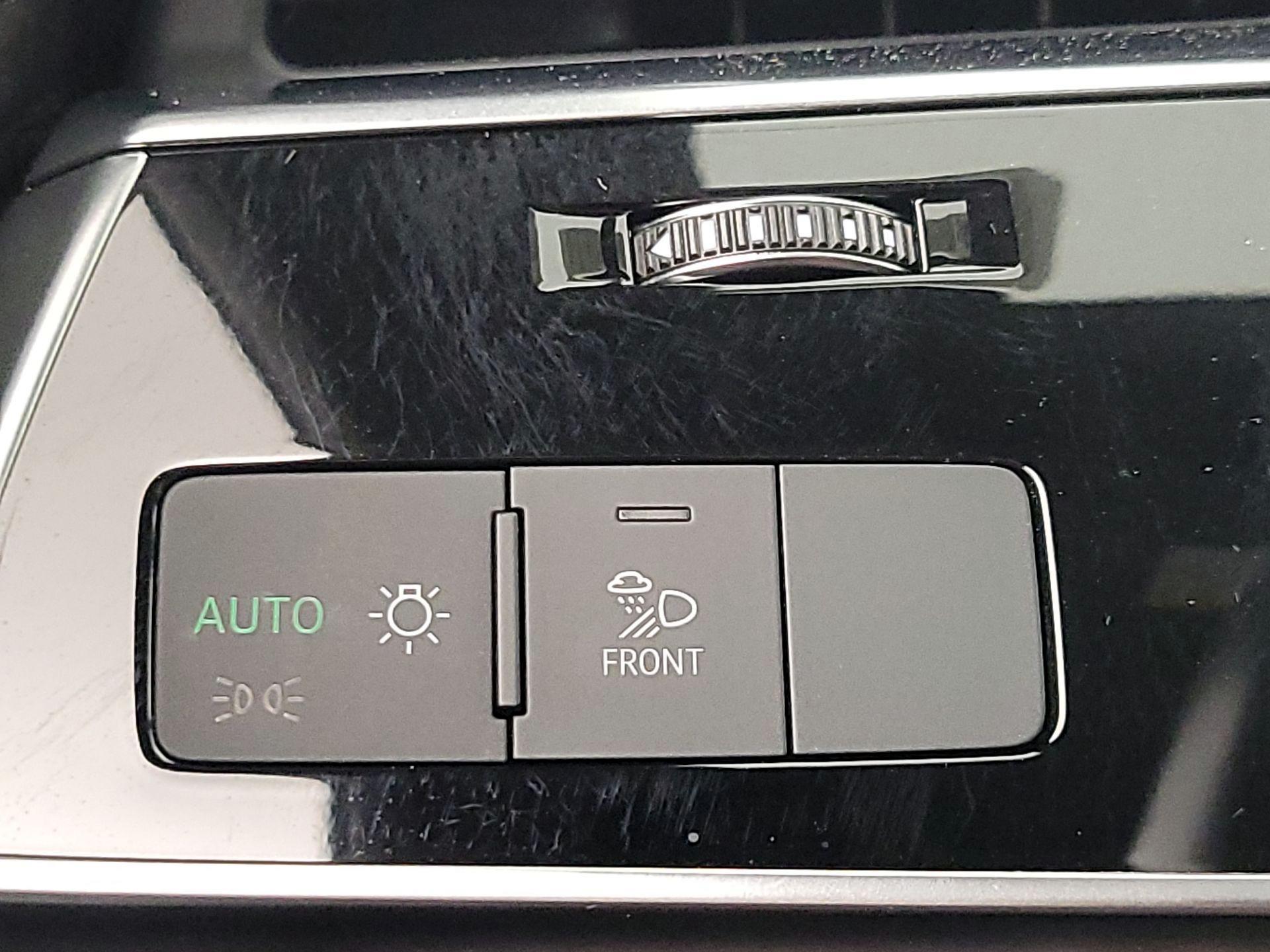 Thumbnail: 2019 Audi Q8 - 13