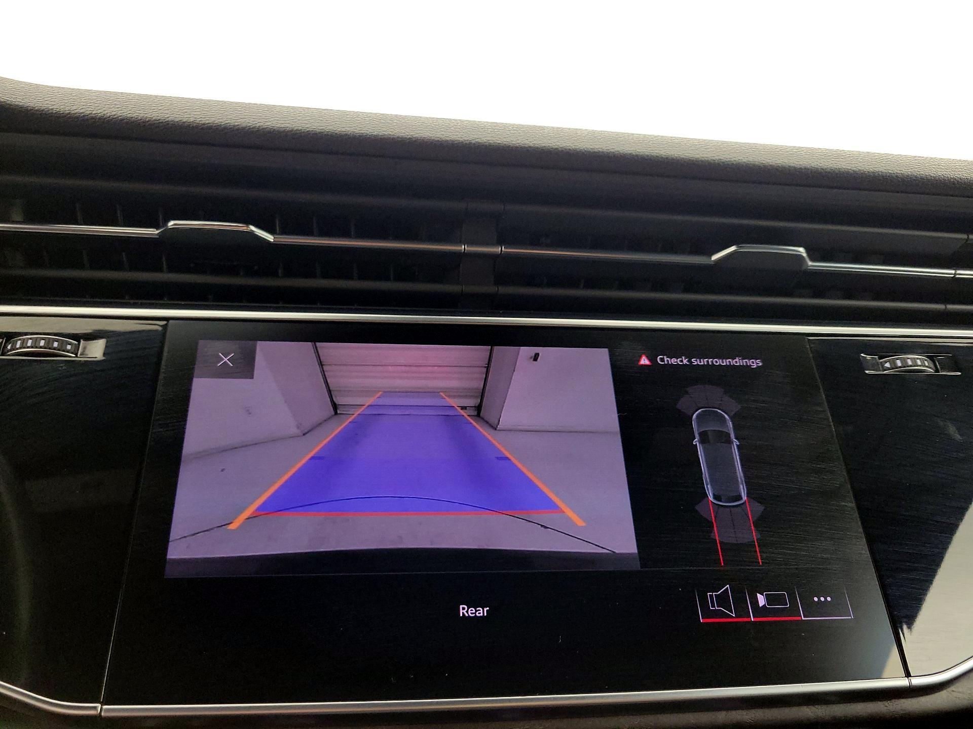 Thumbnail: 2019 Audi Q8 - 15