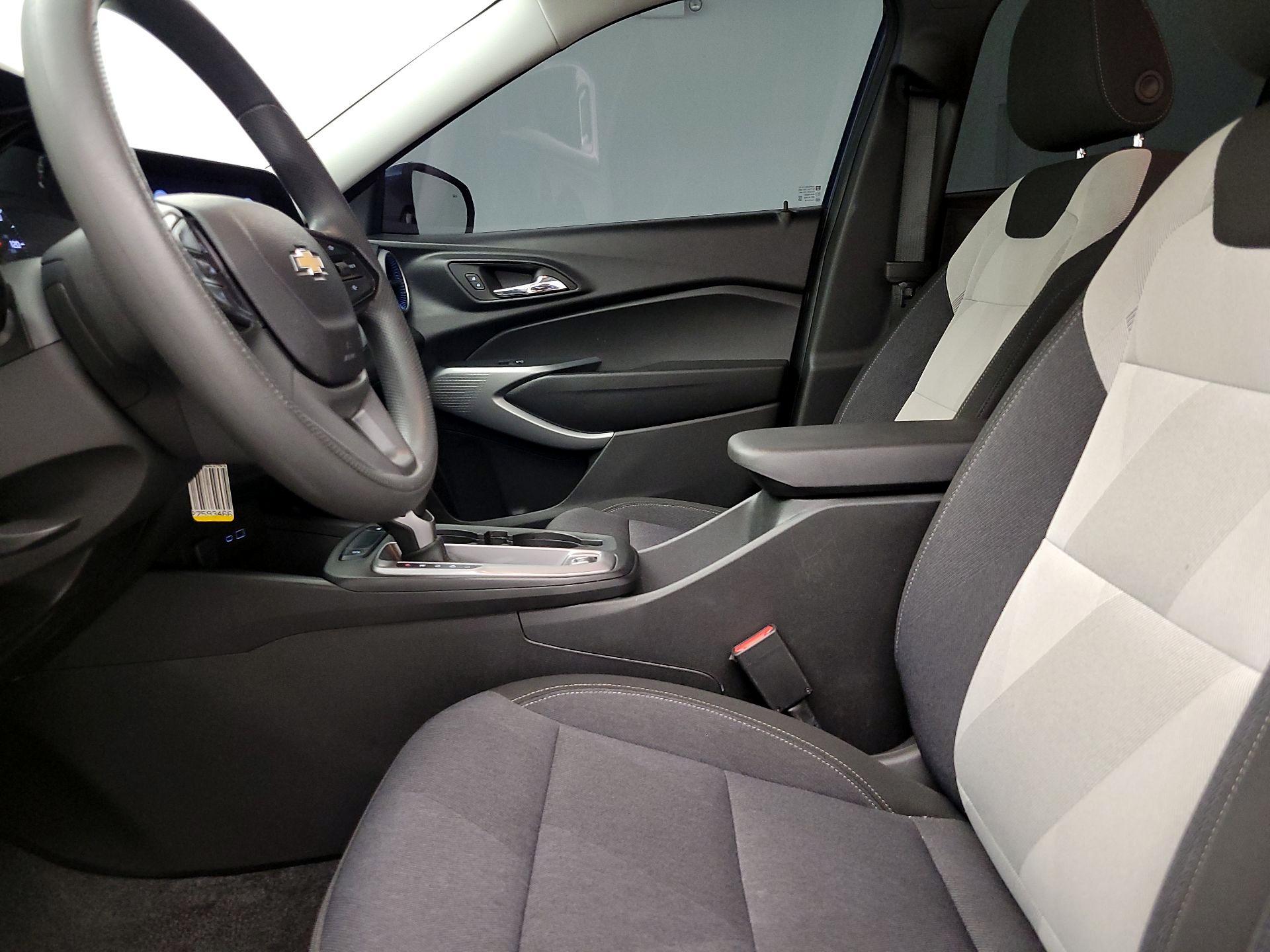 Thumbnail: 2024 Chevrolet Trax - 11