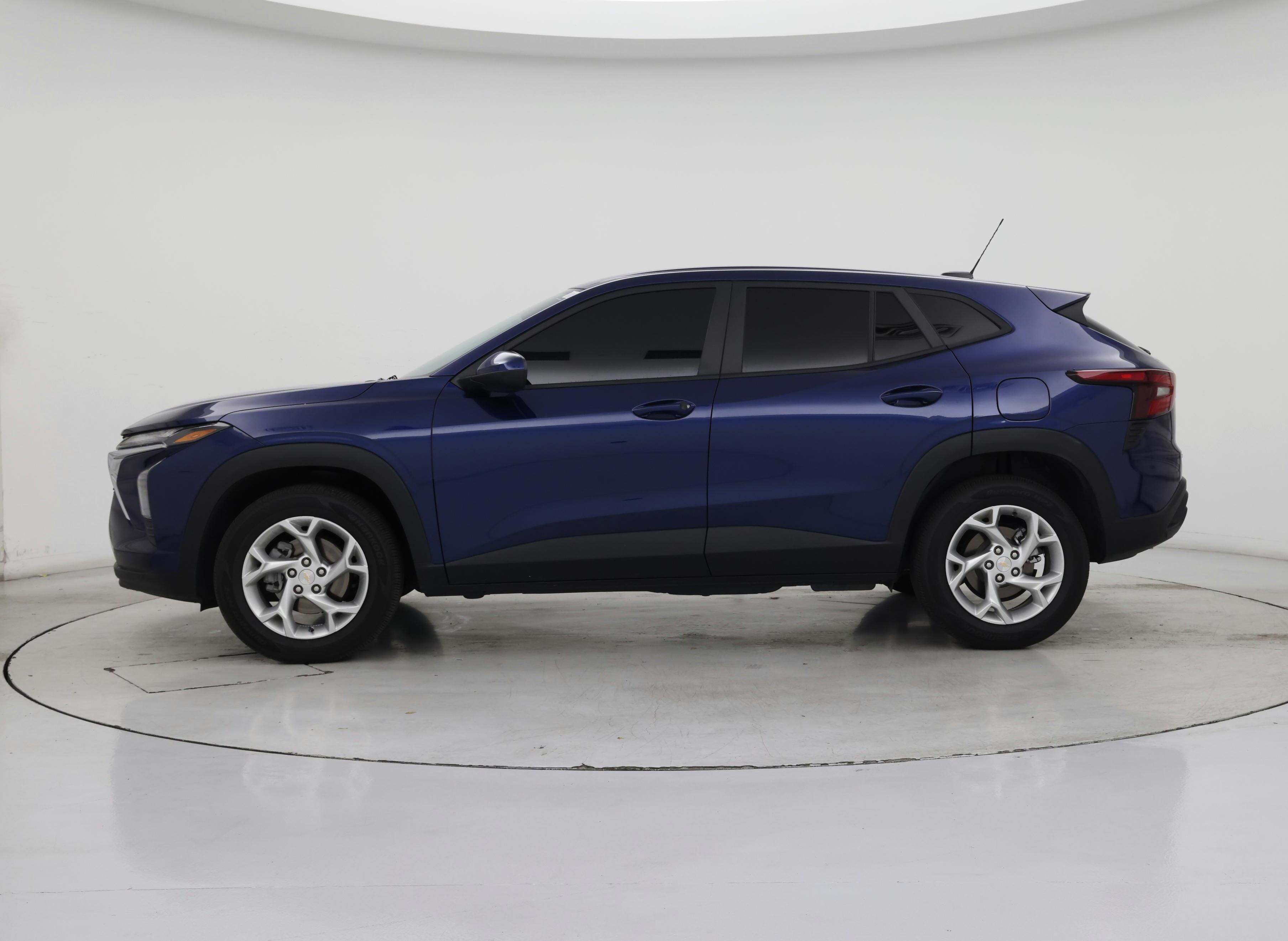 Thumbnail: 2024 Chevrolet Trax - 3
