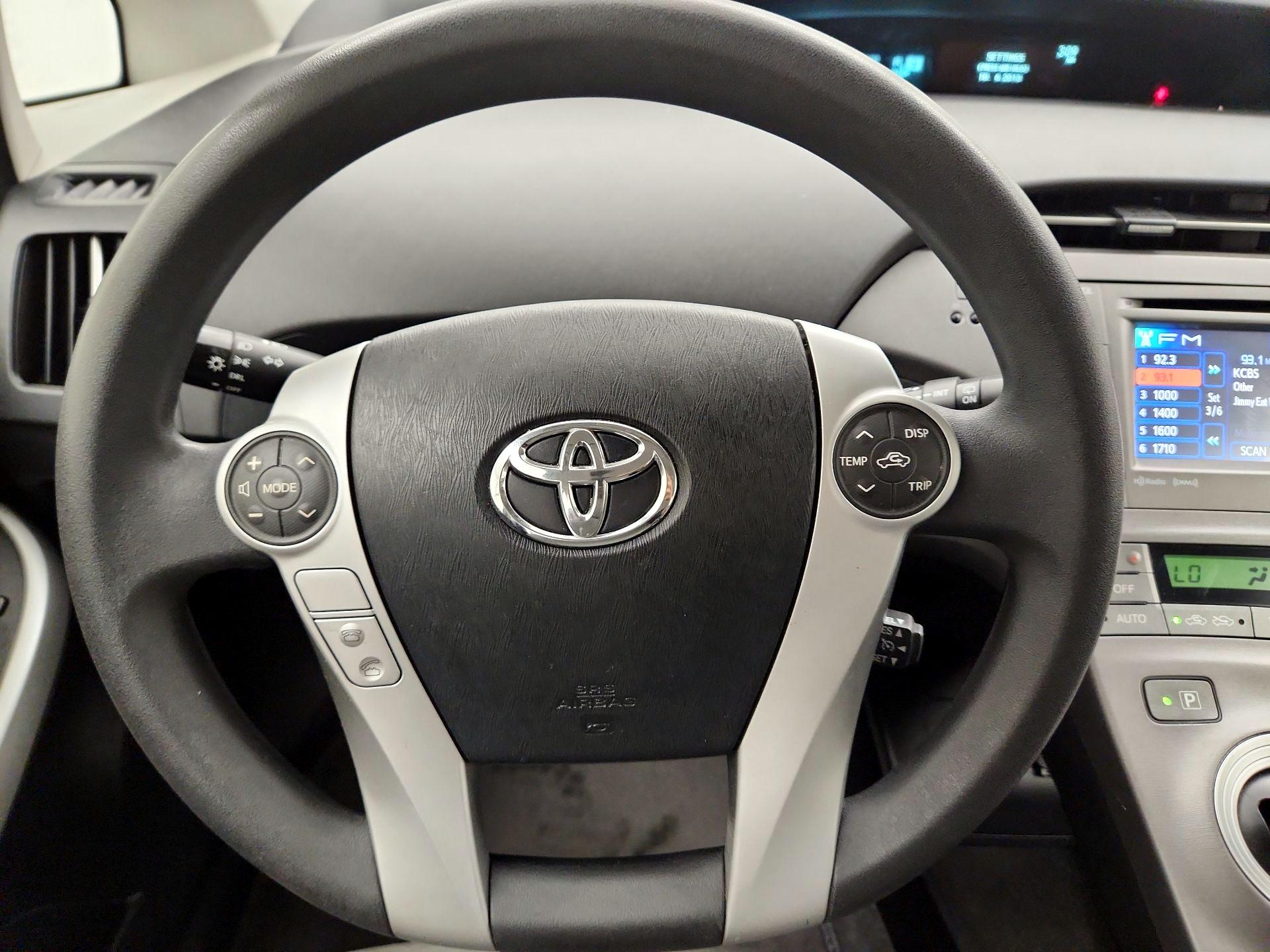 Thumbnail: 2014 Toyota Prius - 10