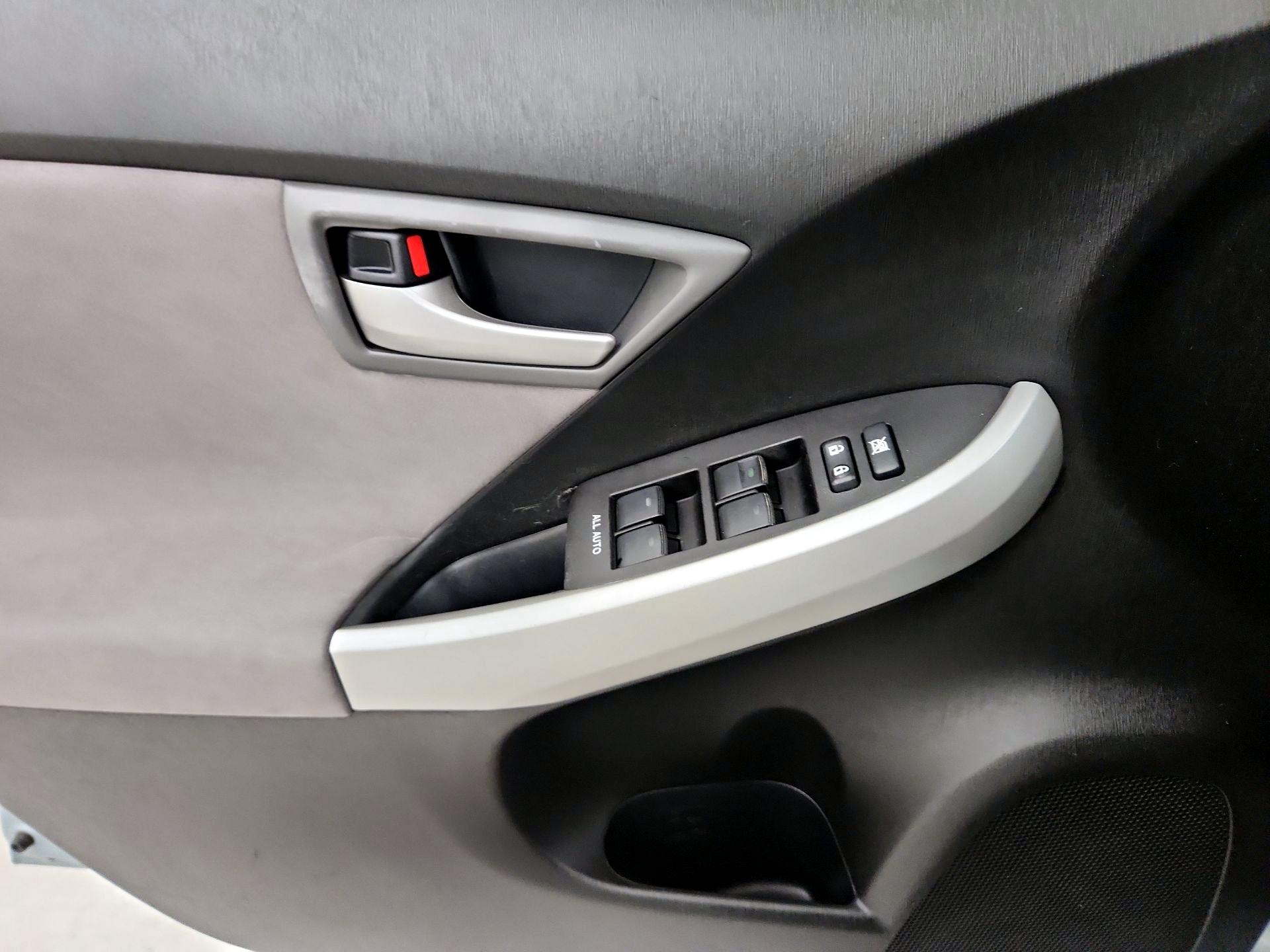 Thumbnail: 2014 Toyota Prius - 12