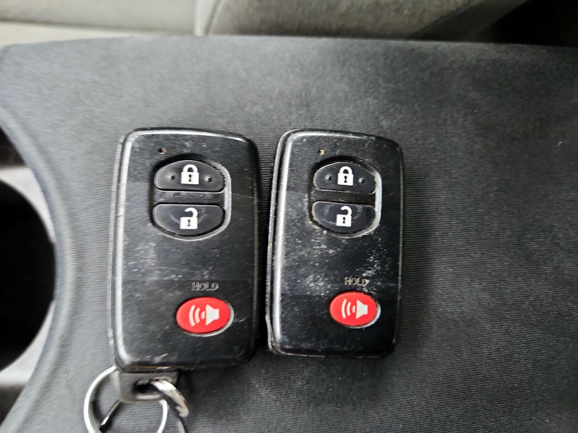 Thumbnail: 2014 Toyota Prius - 20