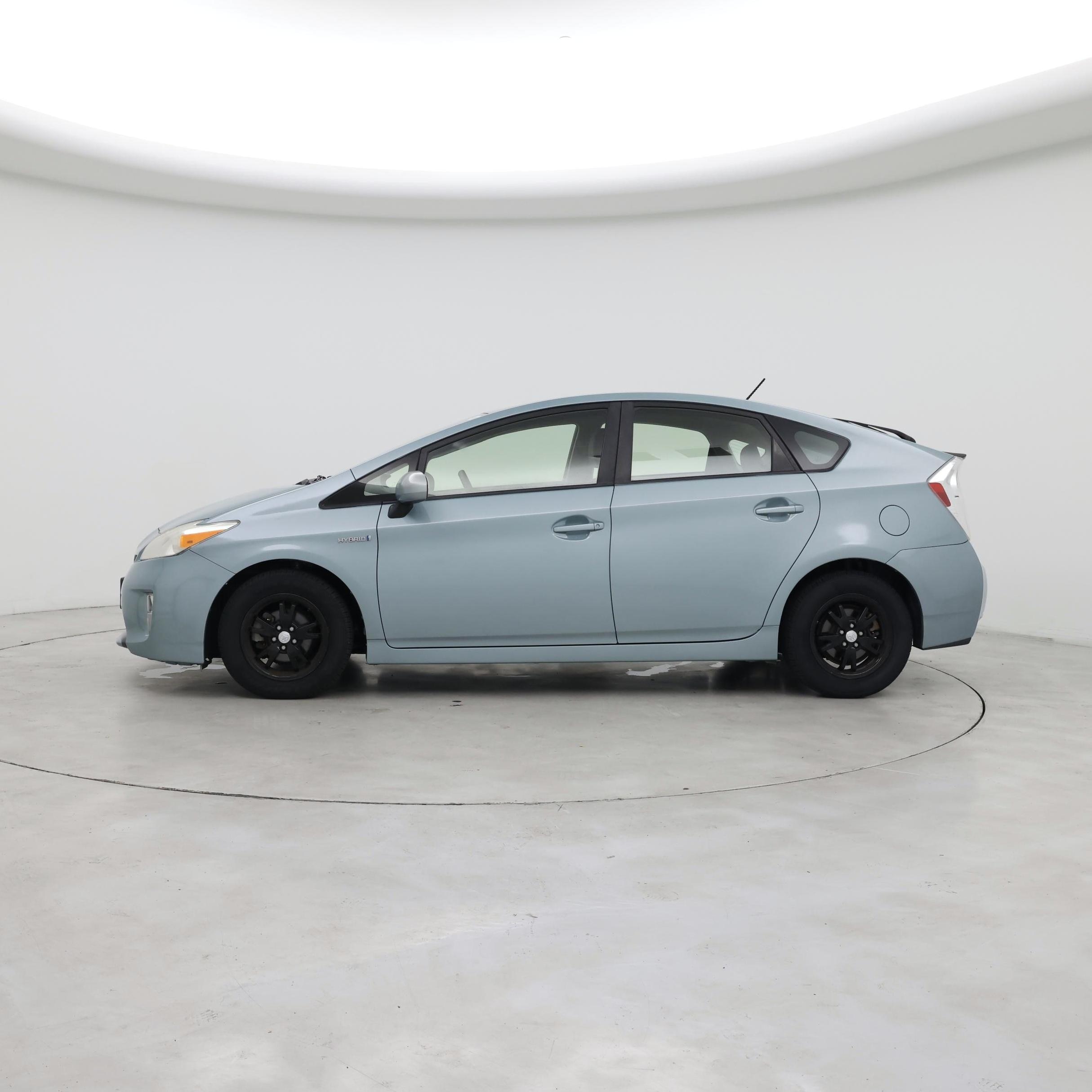 Thumbnail: 2014 Toyota Prius - 3