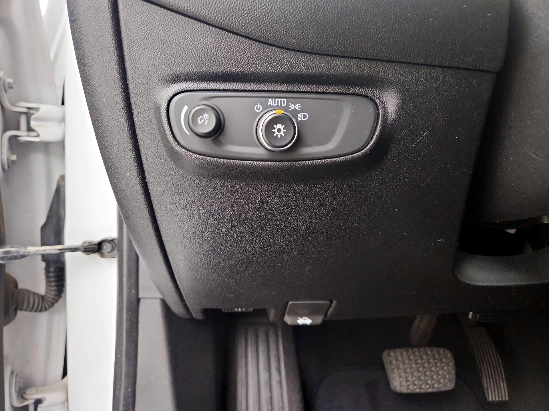 Thumbnail: 2018 Chevrolet Equinox - 13
