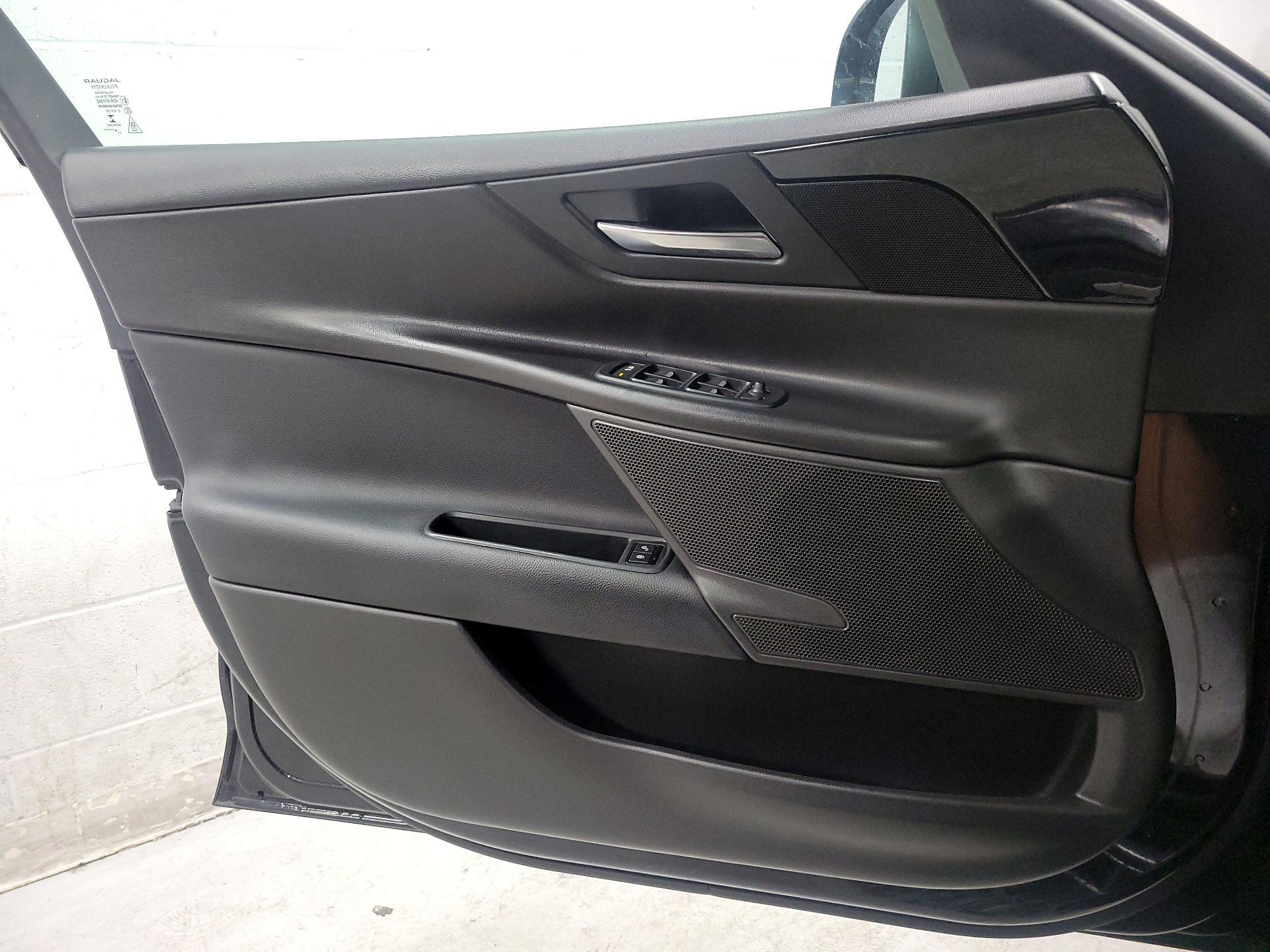 Thumbnail: 2019 Jaguar XE - 12