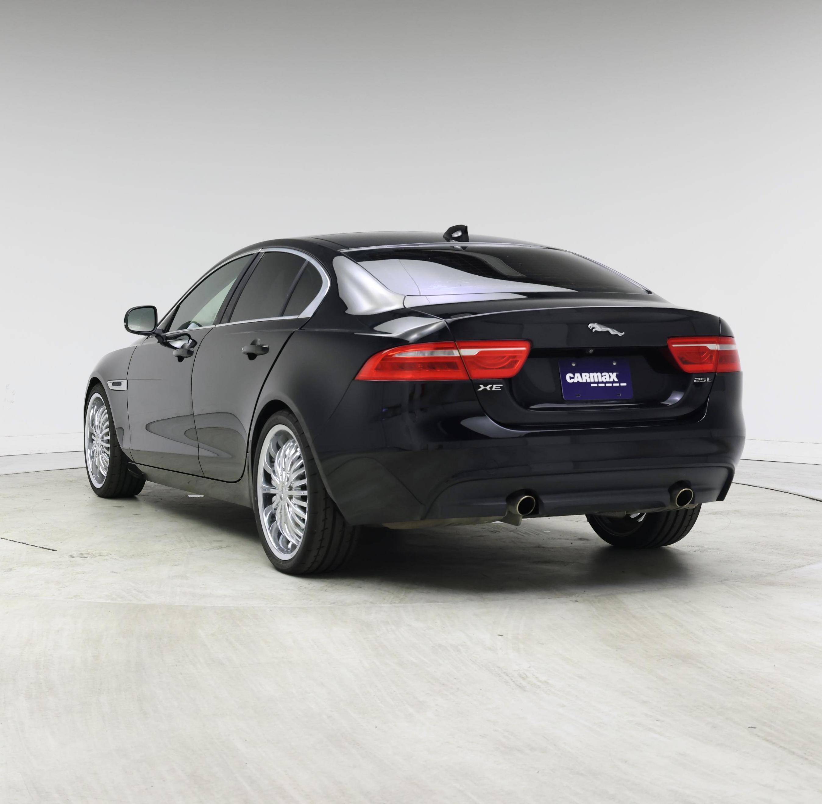 Thumbnail: 2019 Jaguar XE - 2