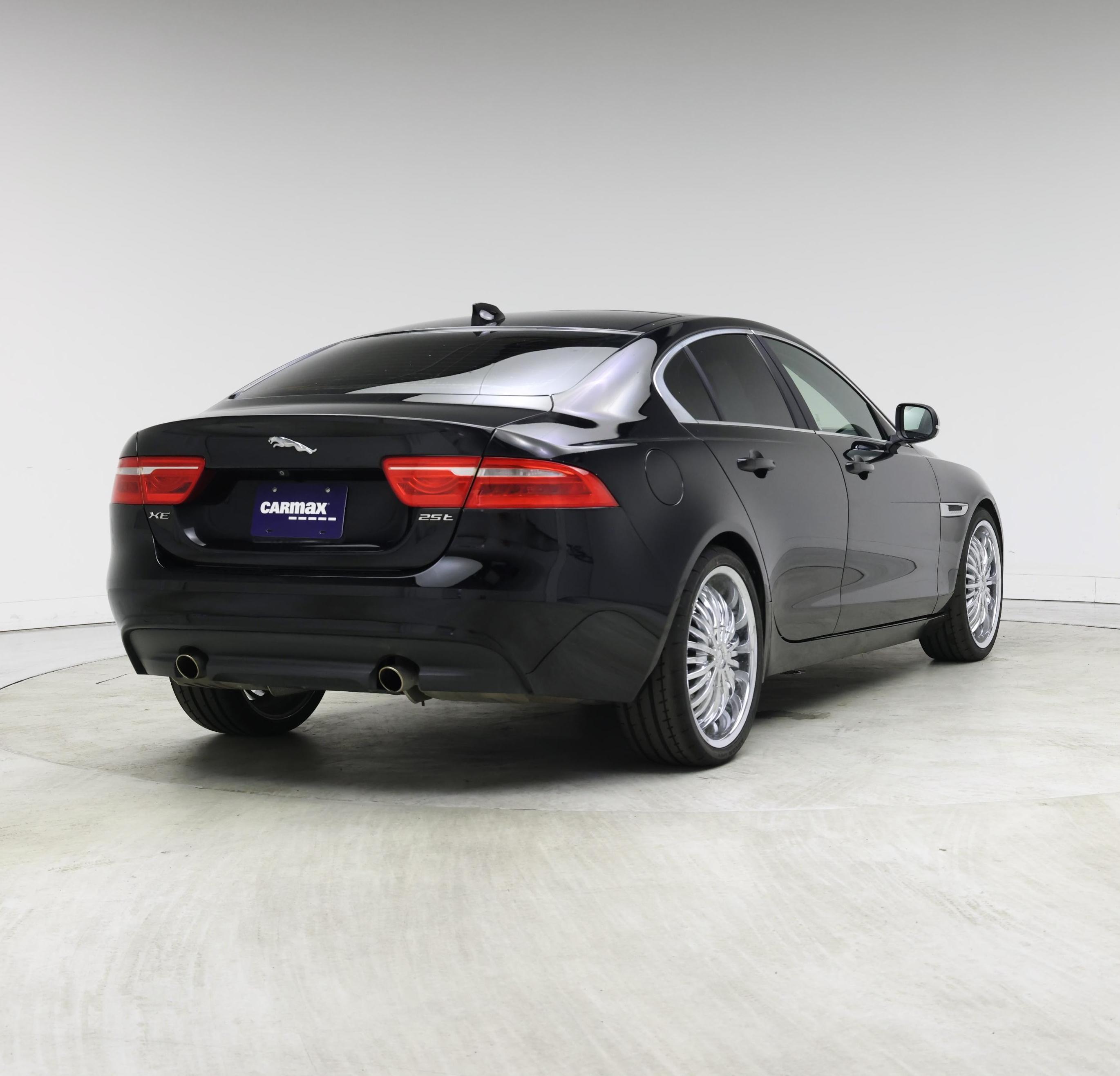 Thumbnail: 2019 Jaguar XE - 8