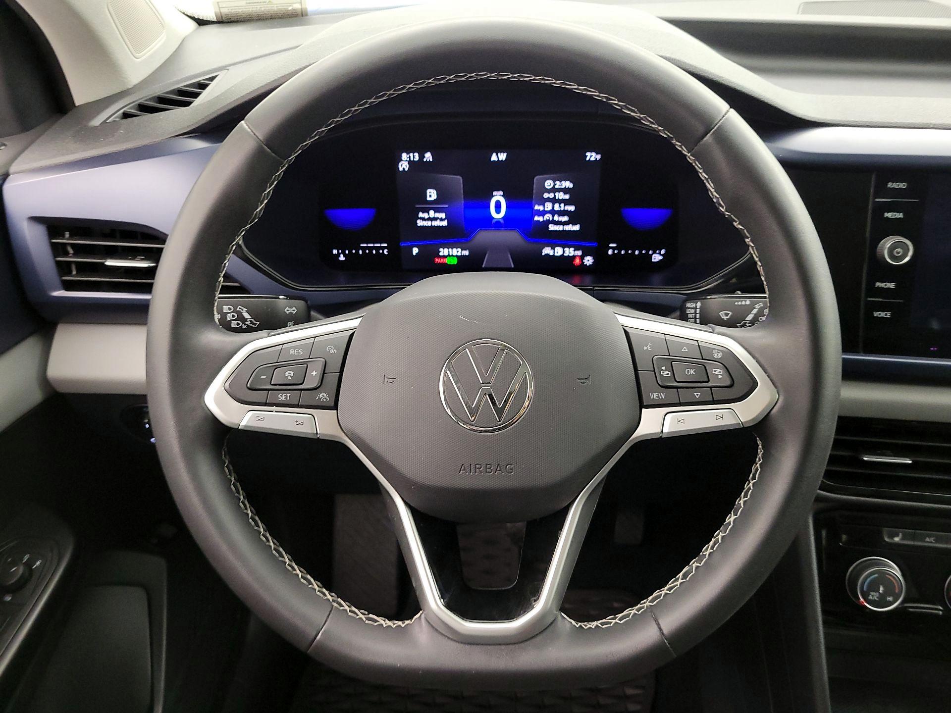 Thumbnail: 2023 Volkswagen Taos - 10