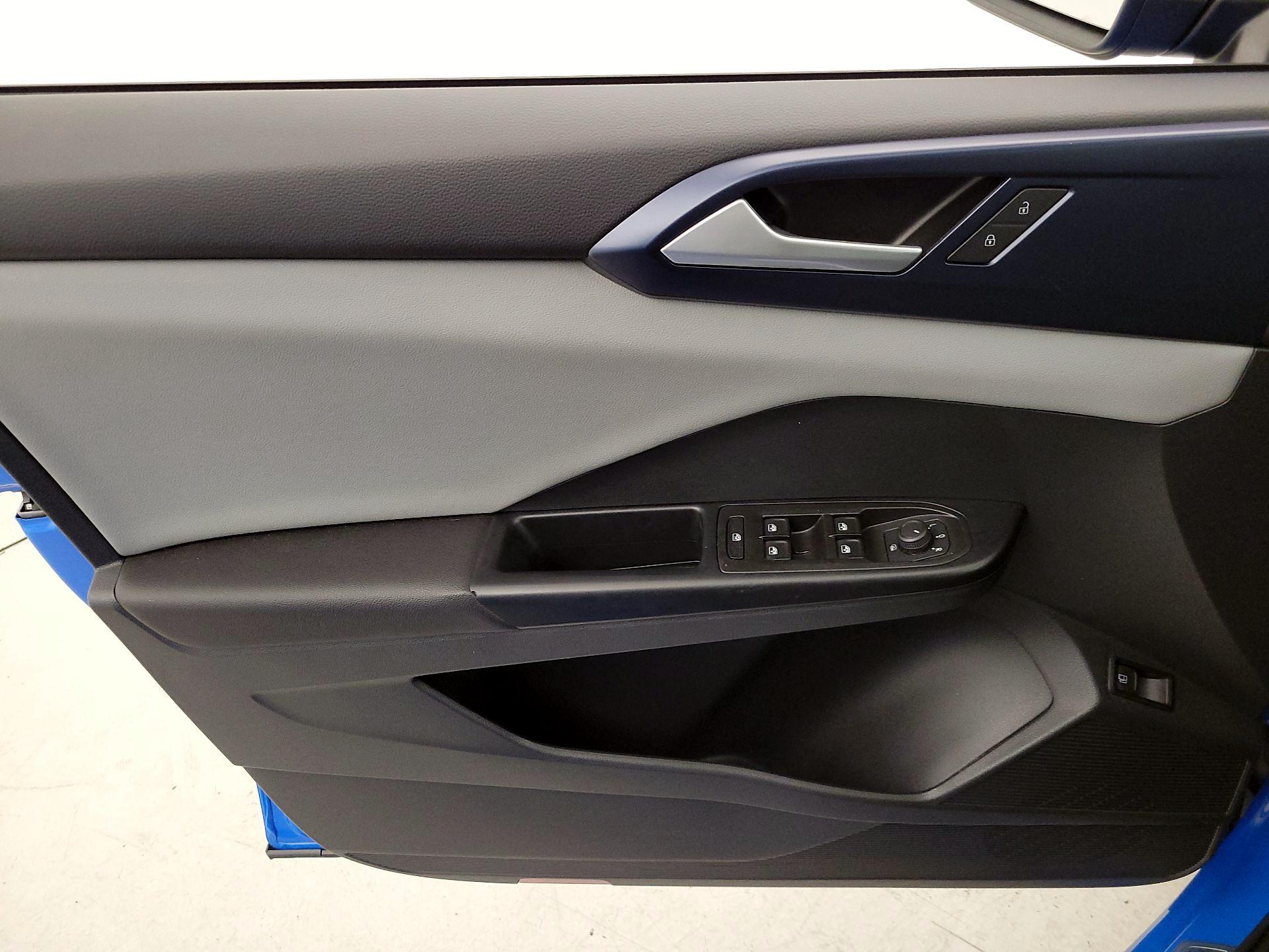 Thumbnail: 2023 Volkswagen Taos - 12