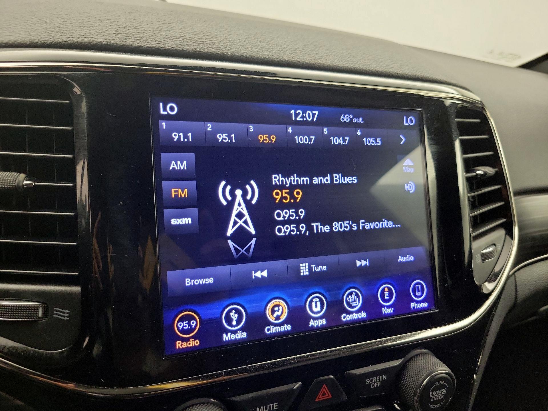 Thumbnail: 2019 Jeep Grand Cherokee - 16