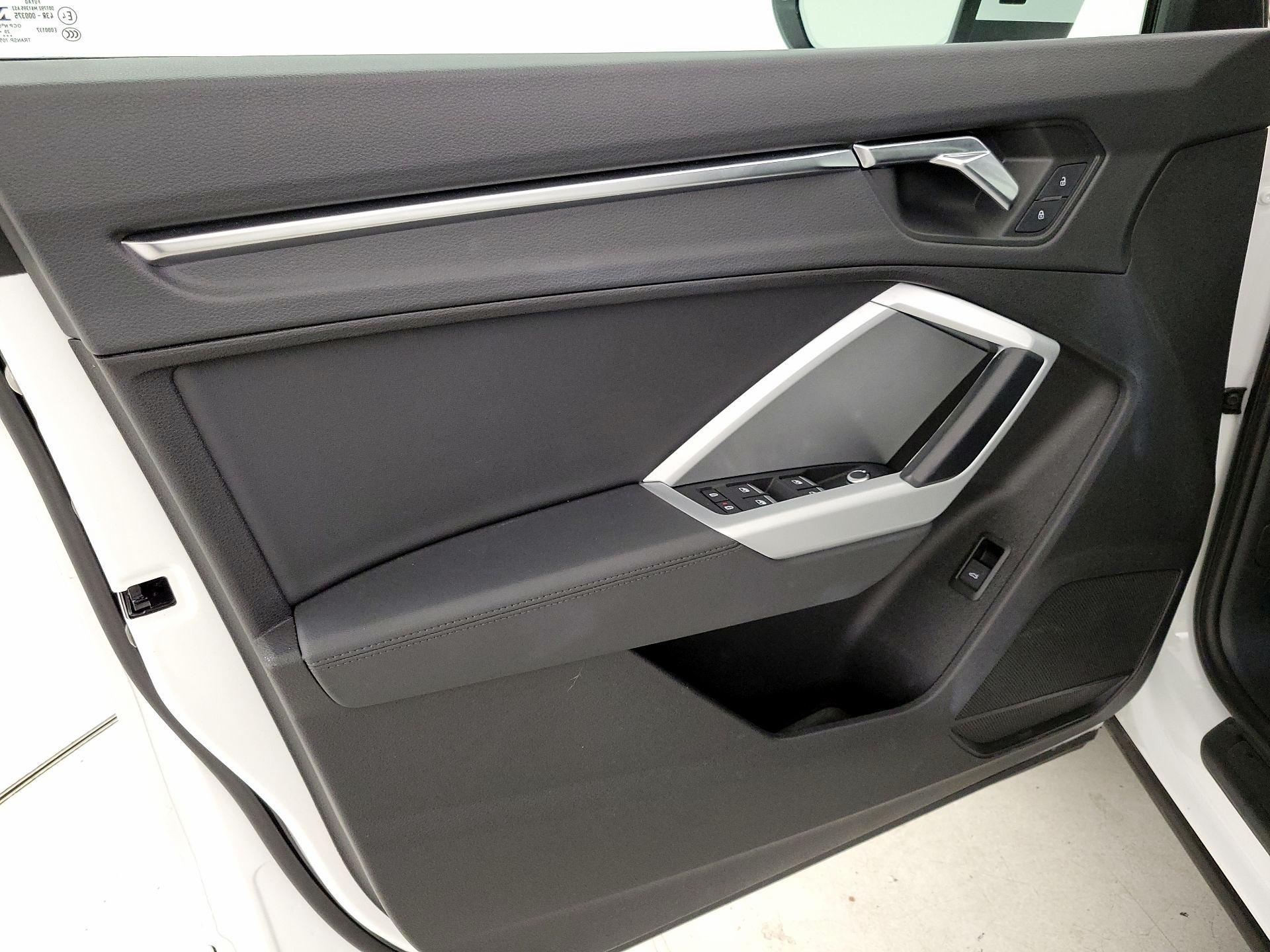 Thumbnail: 2021 Audi Q3 - 12