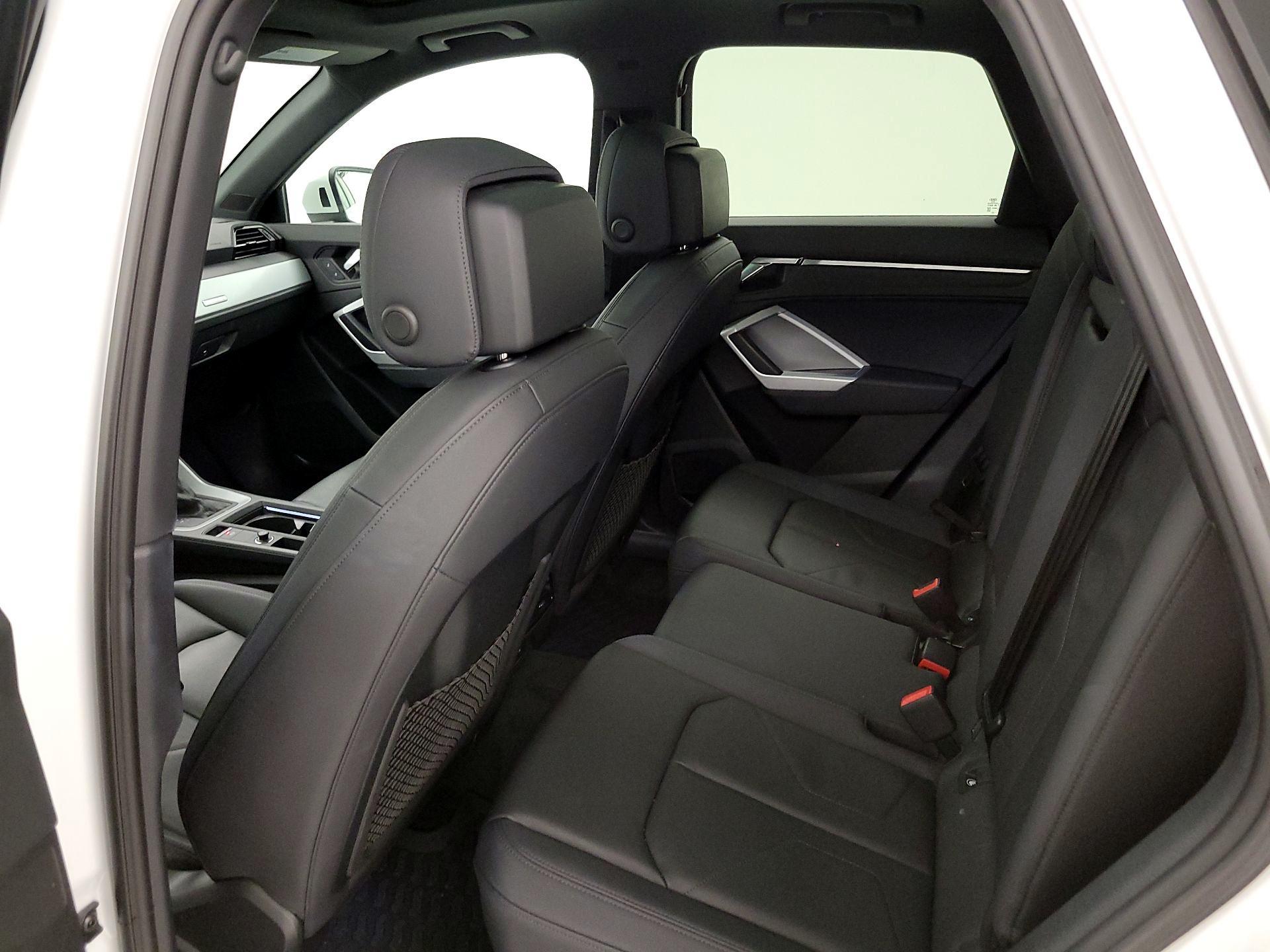 Thumbnail: 2021 Audi Q3 - 20