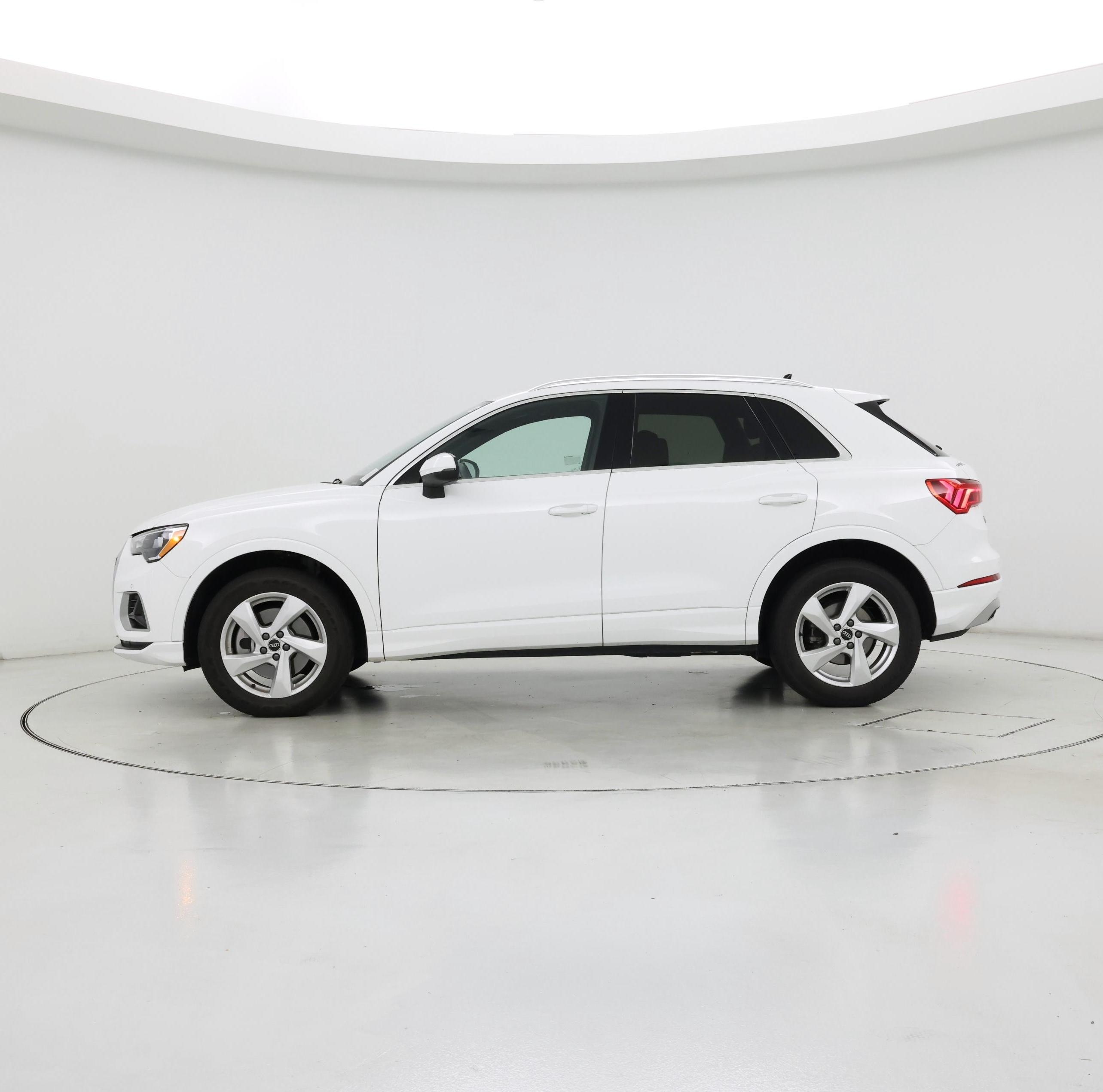 Thumbnail: 2021 Audi Q3 - 3