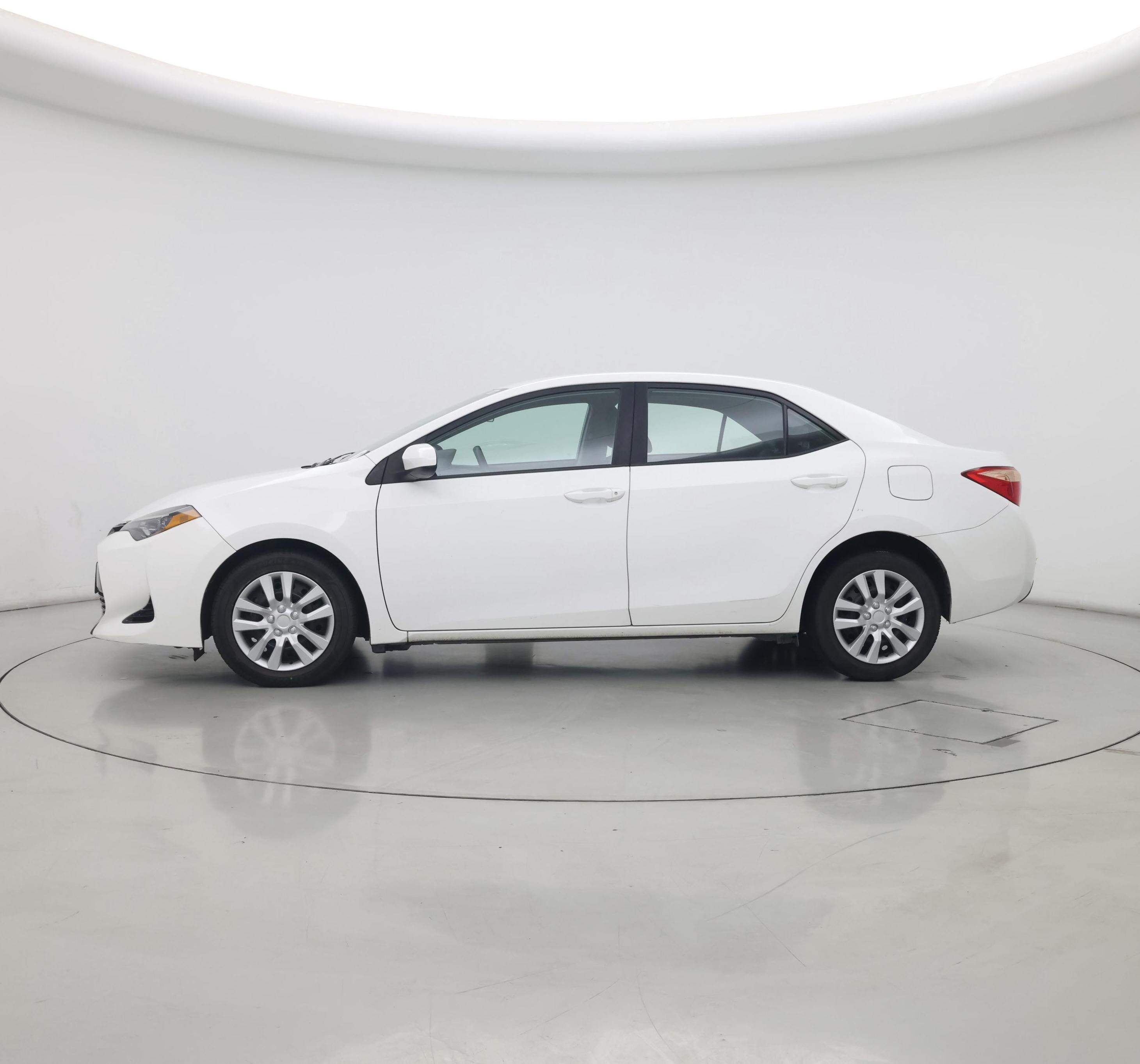 Thumbnail: 2017 Toyota Corolla - 3